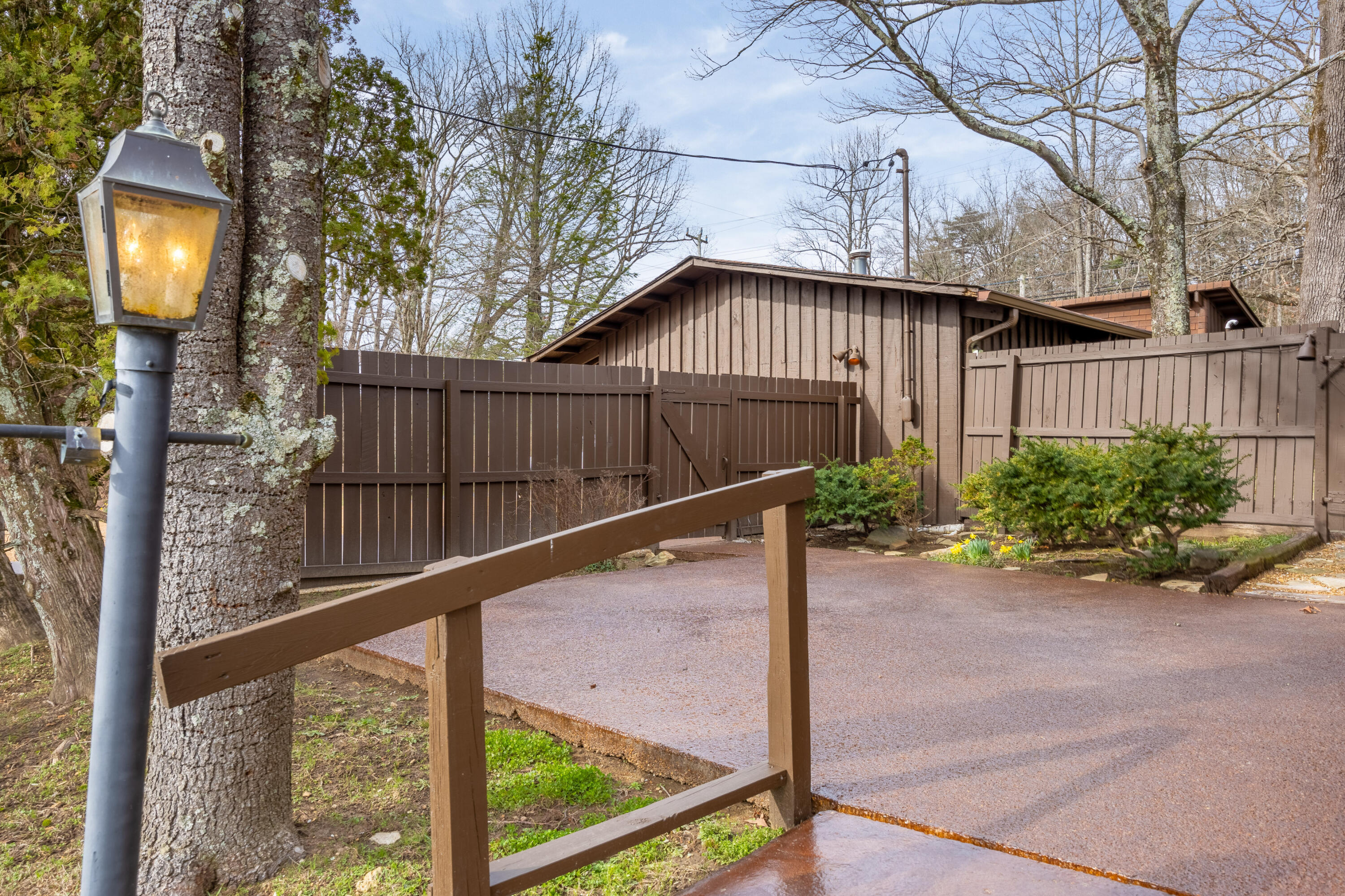 2204 Fairmount Pike
