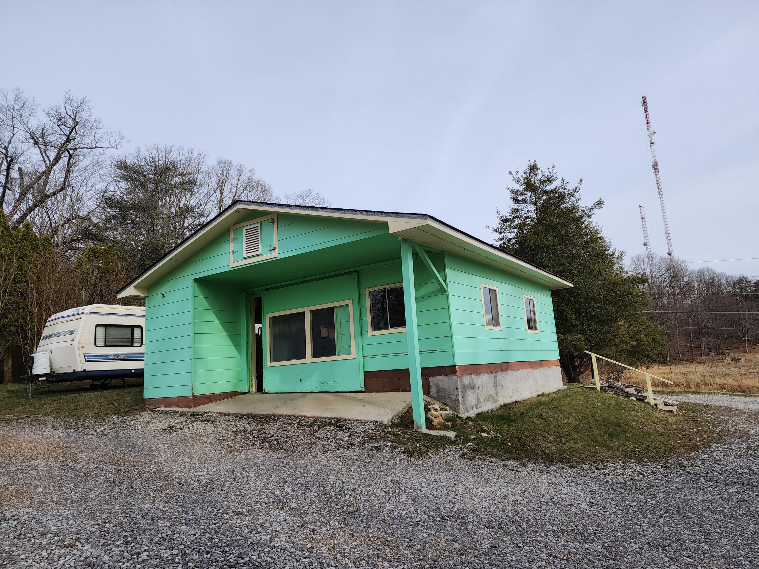 2204 Fairmount Pike