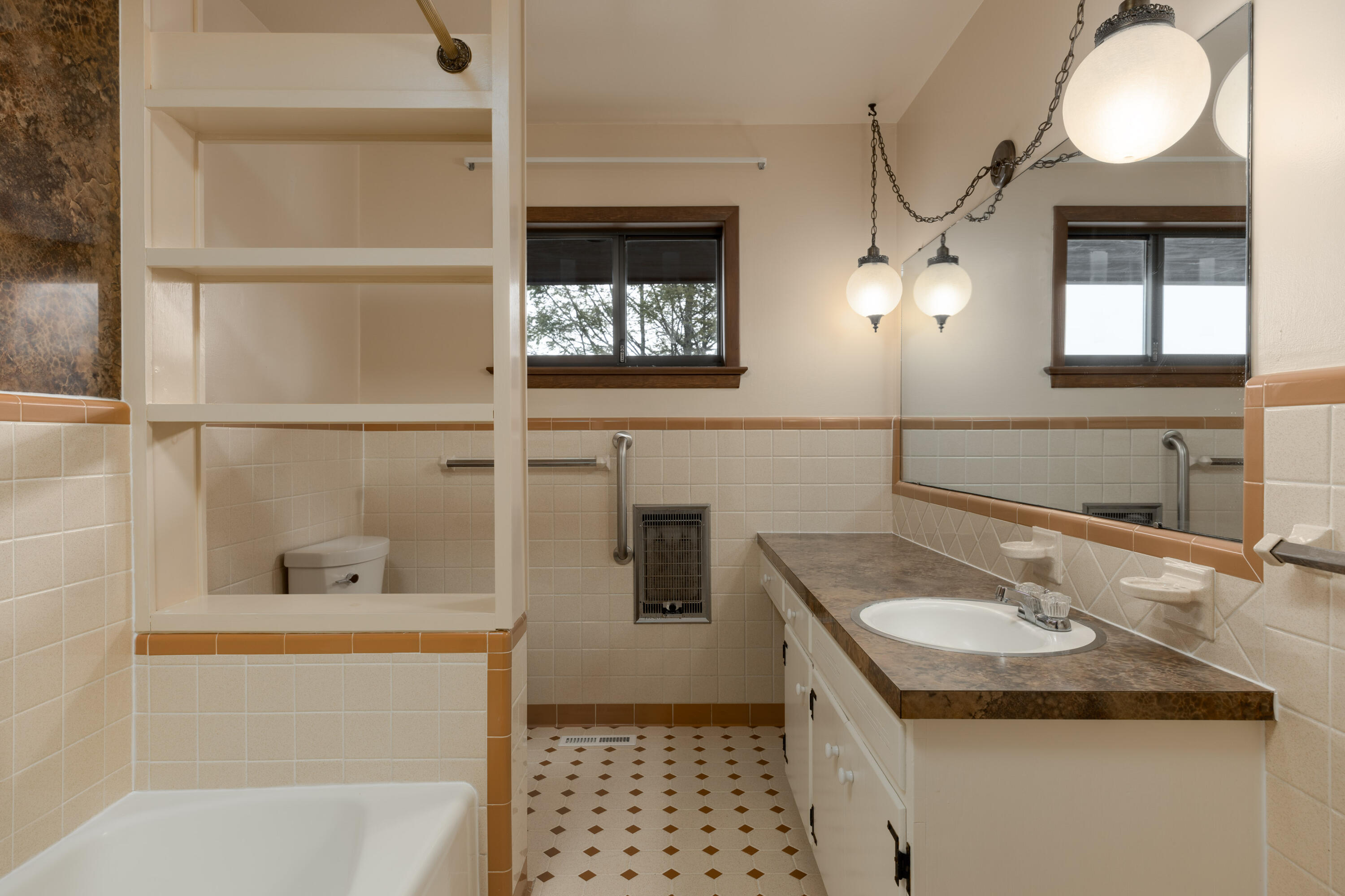 2204 Fairmount Pike