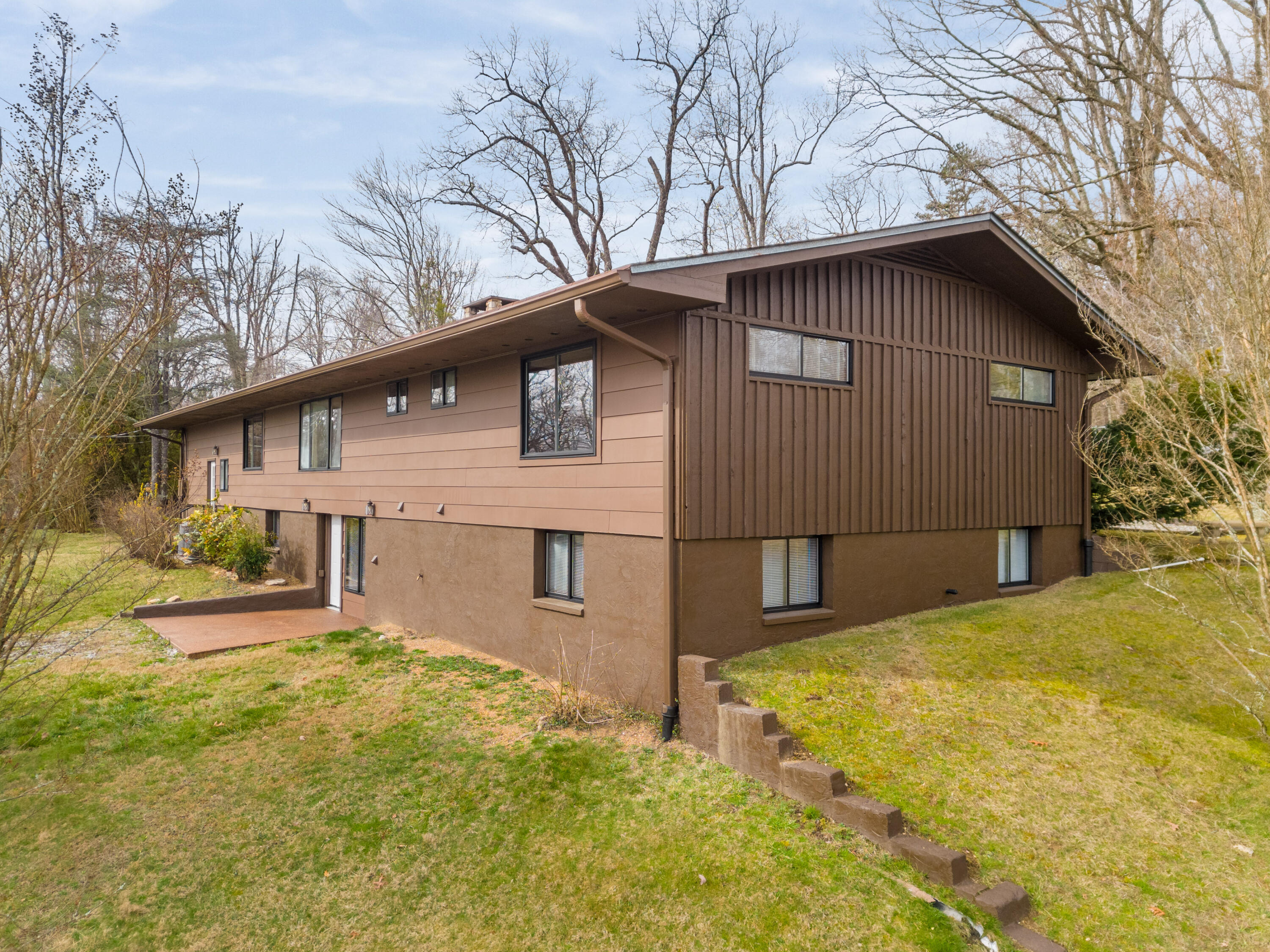2204 Fairmount Pike