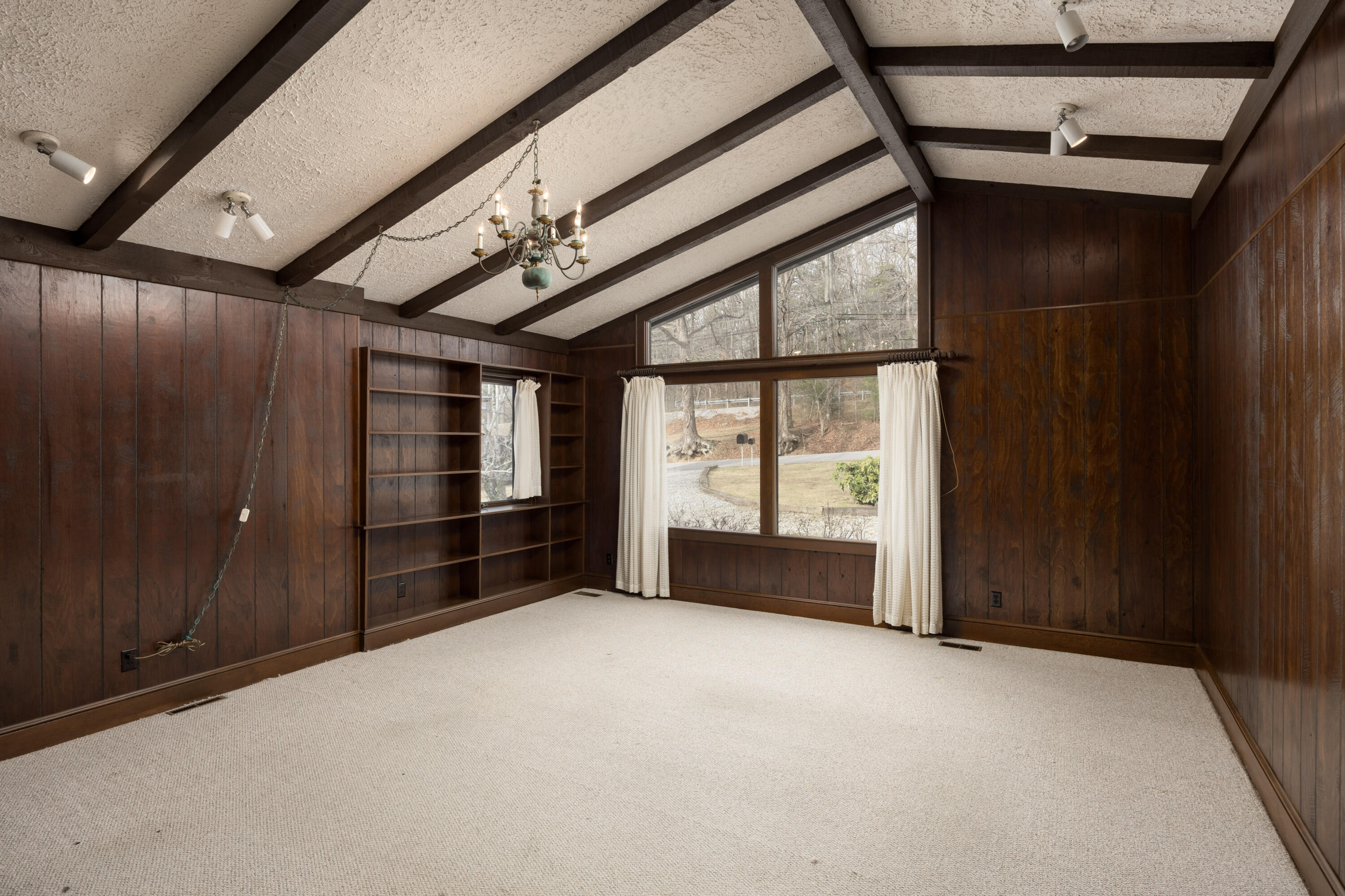 2204 Fairmount Pike