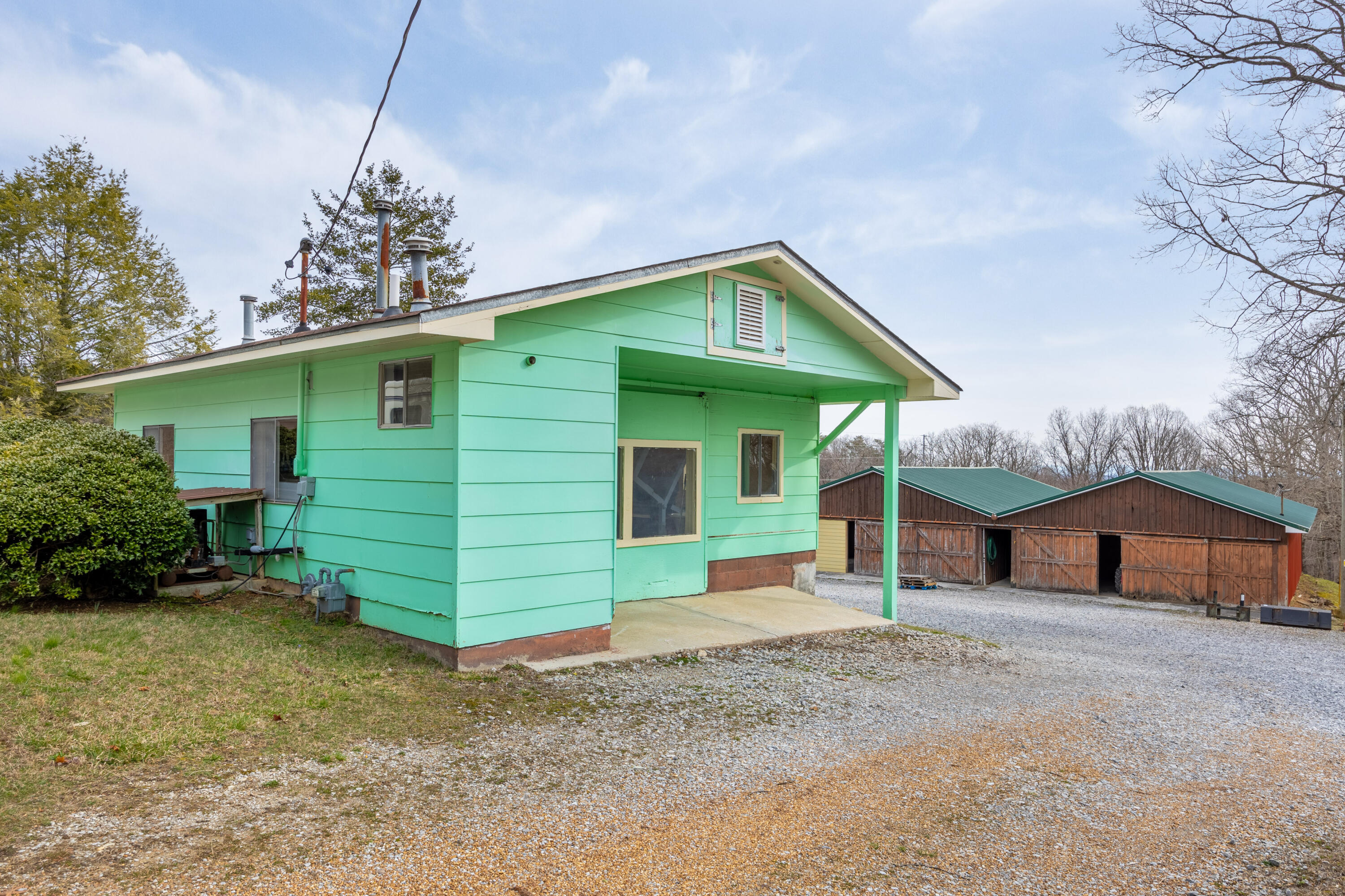 2204 Fairmount Pike