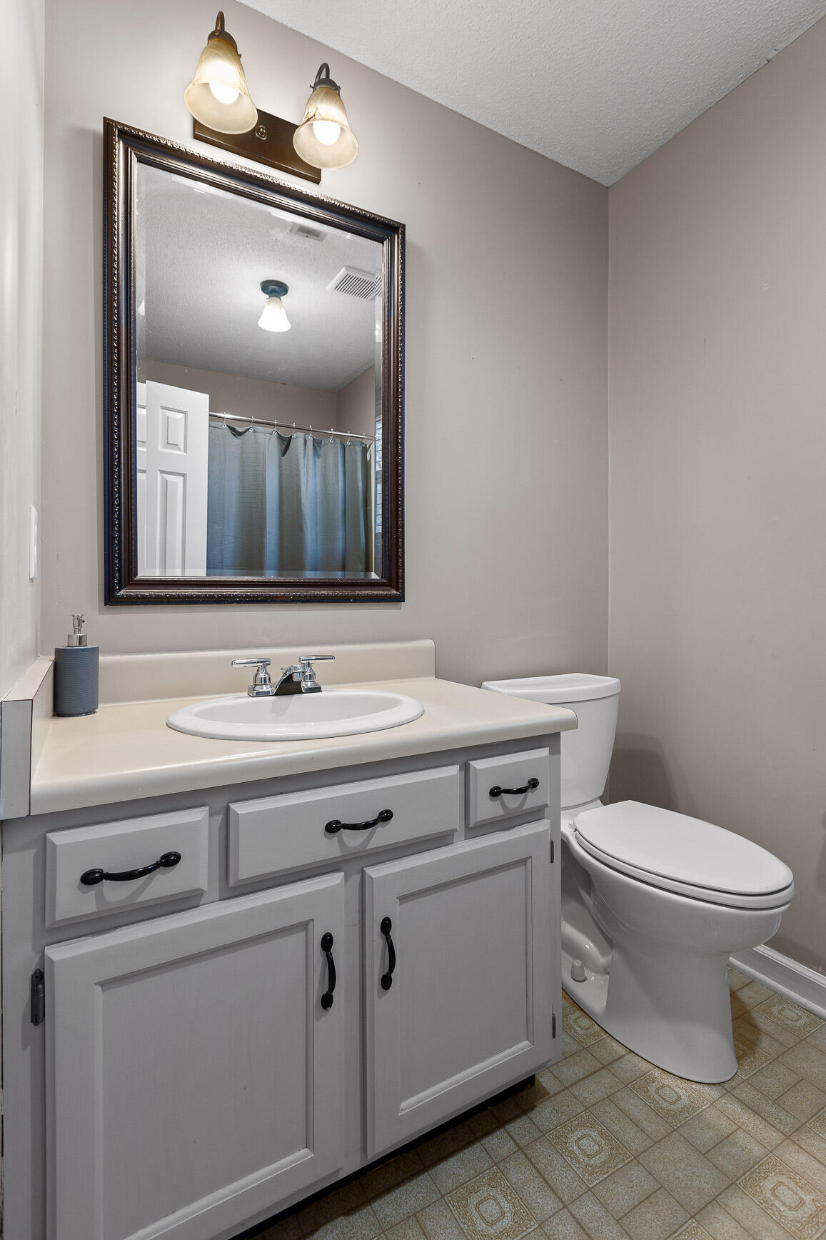 2511 Woodthrush Drive