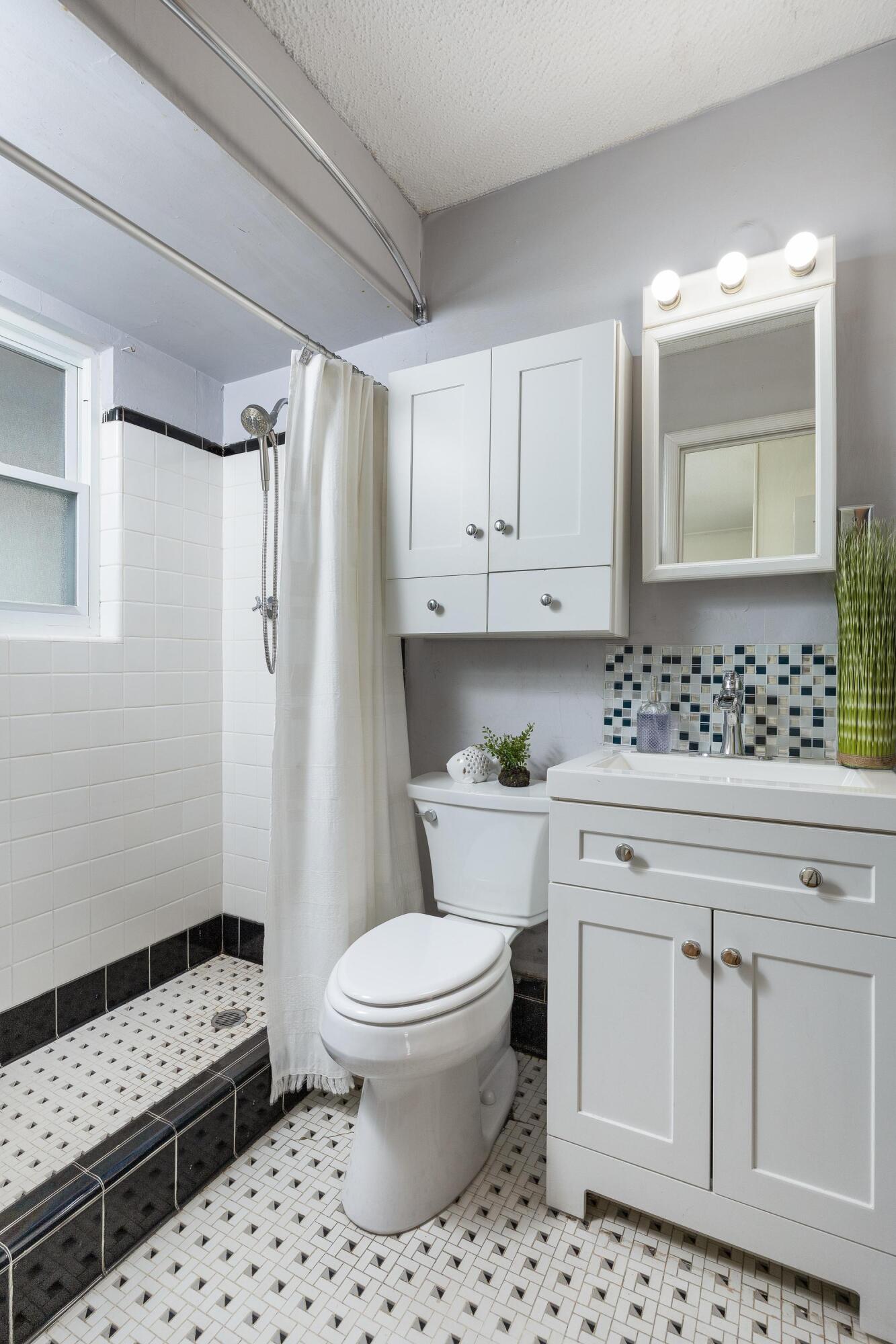 4033 Brookfield Circle