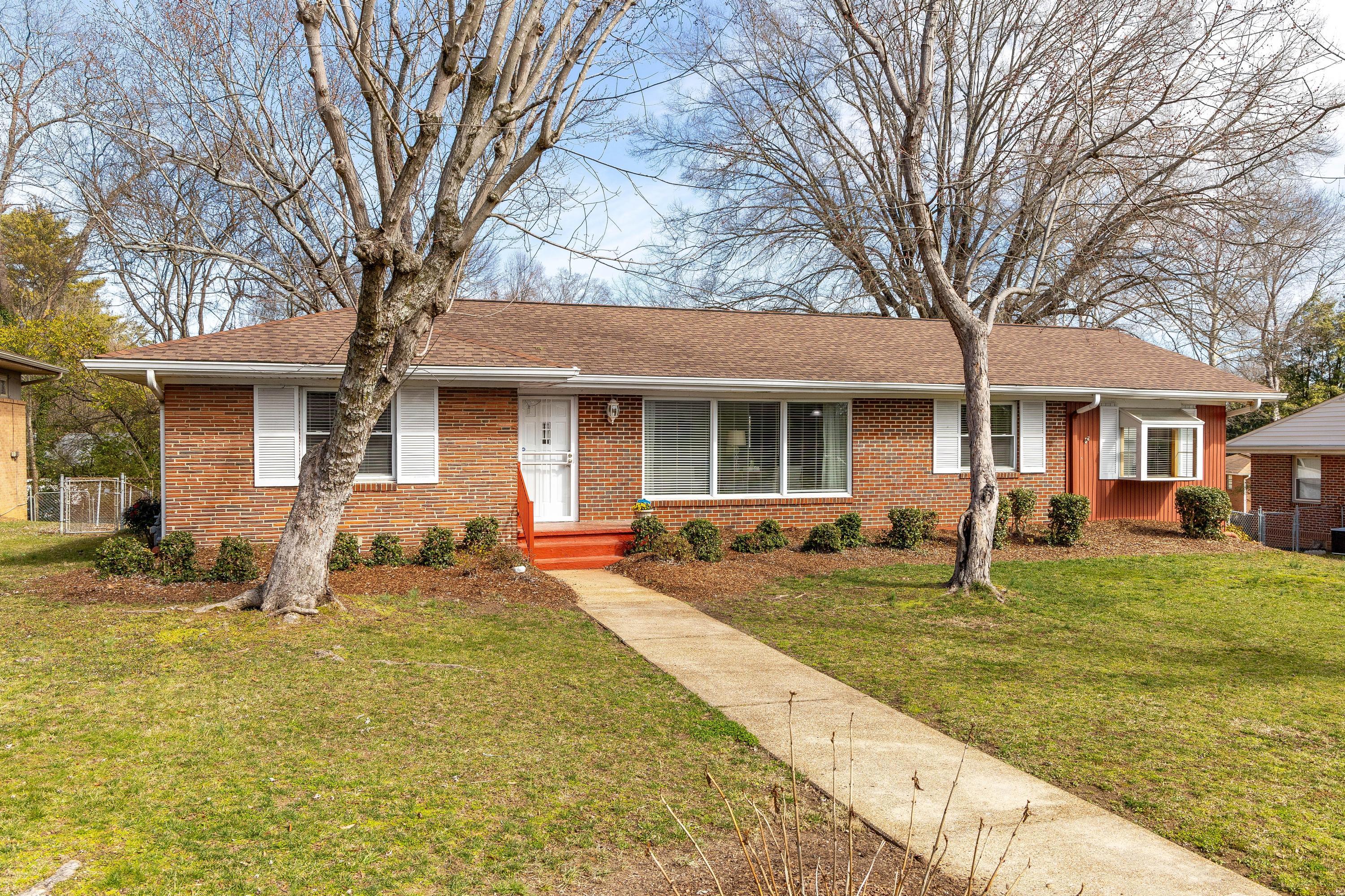 4033 Brookfield Circle