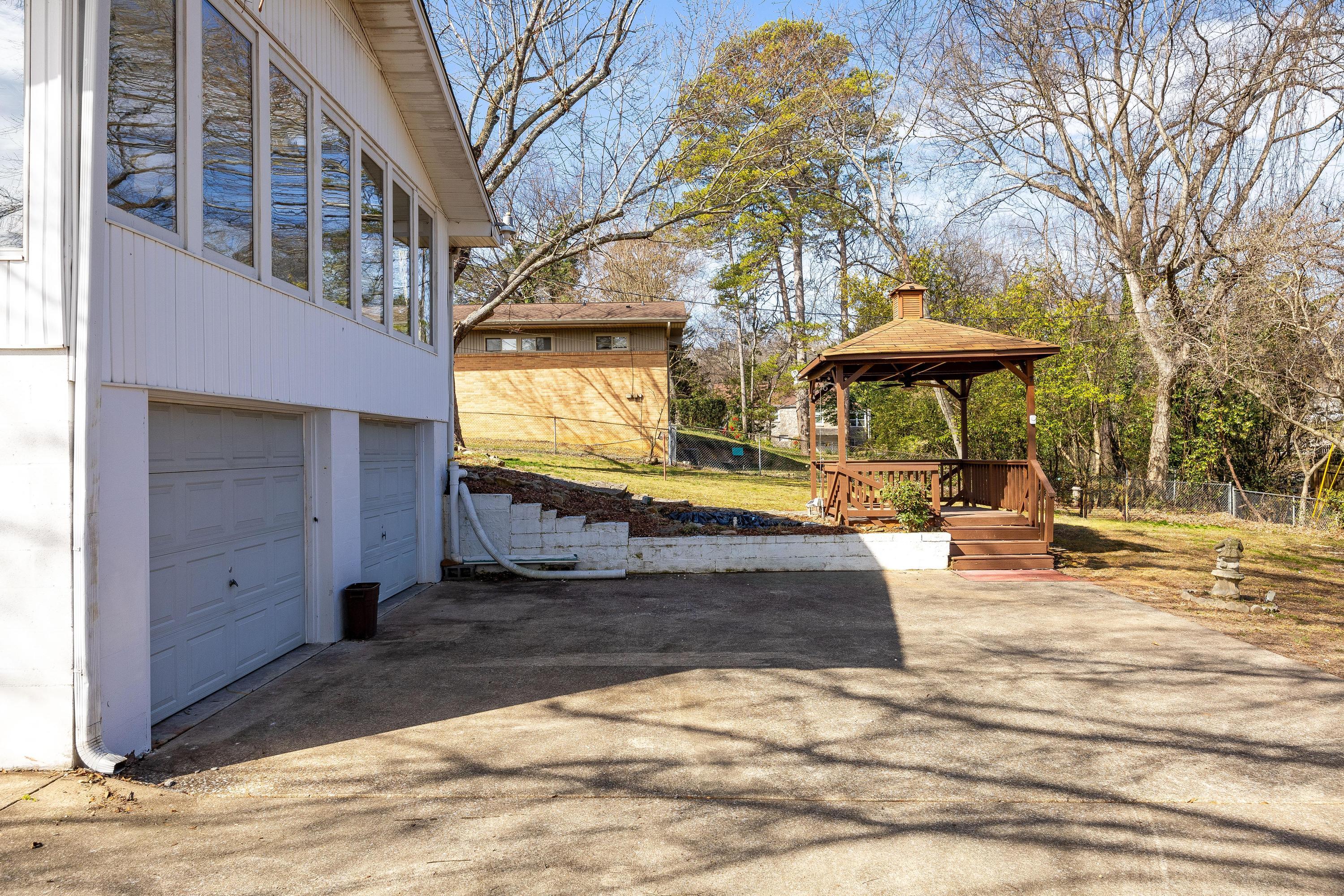 4033 Brookfield Circle