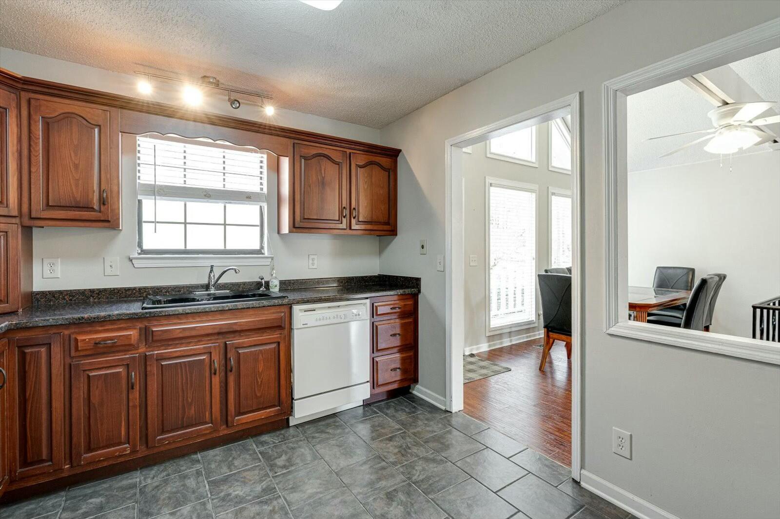 2502 Hunt Heights Drive