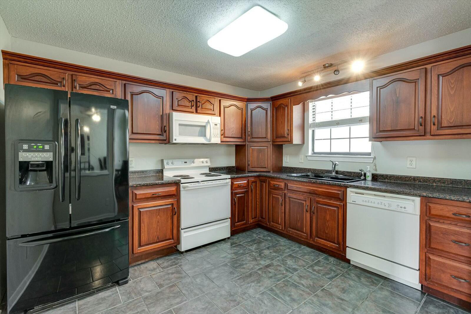 2502 Hunt Heights Drive