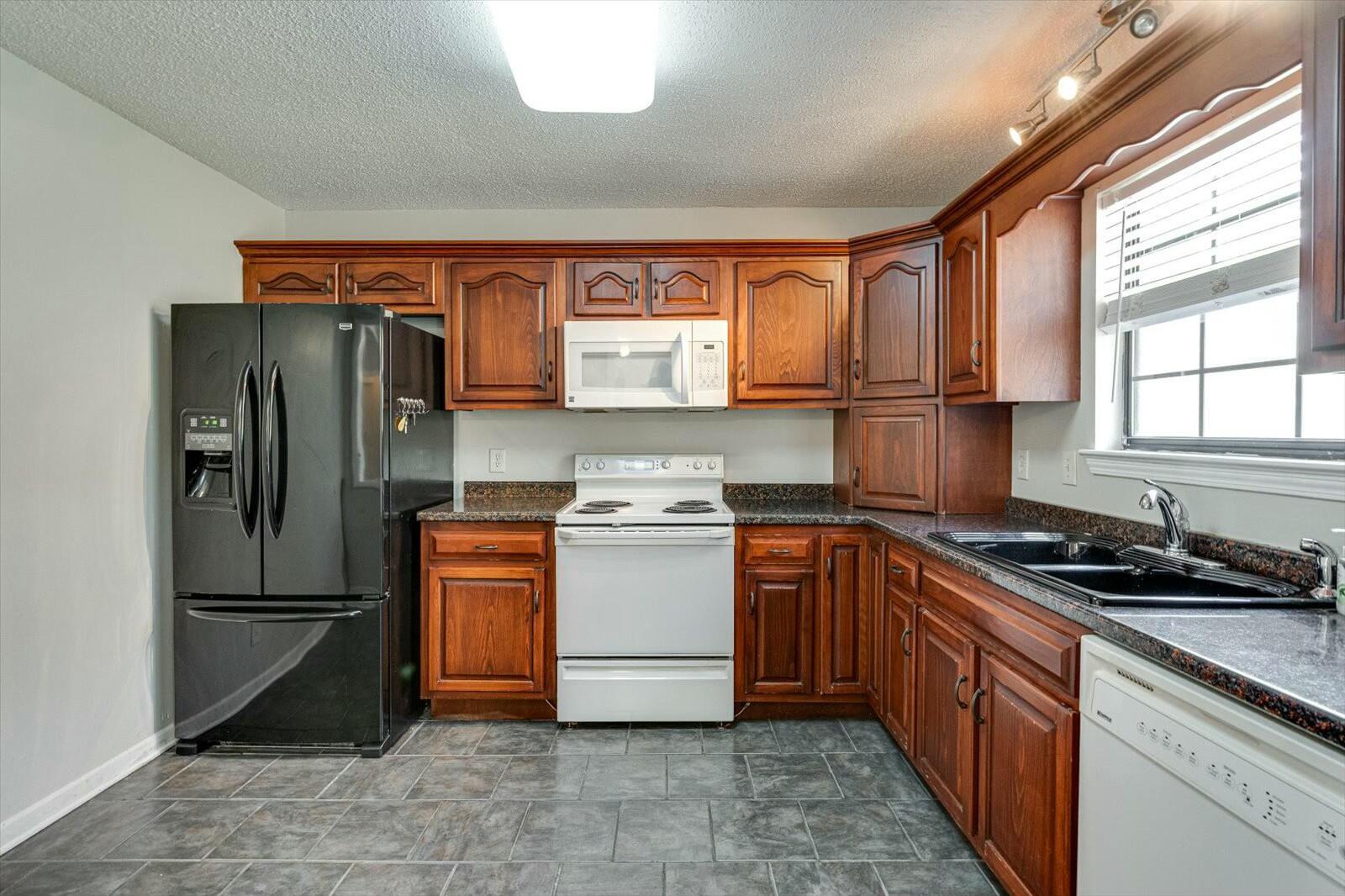 2502 Hunt Heights Drive