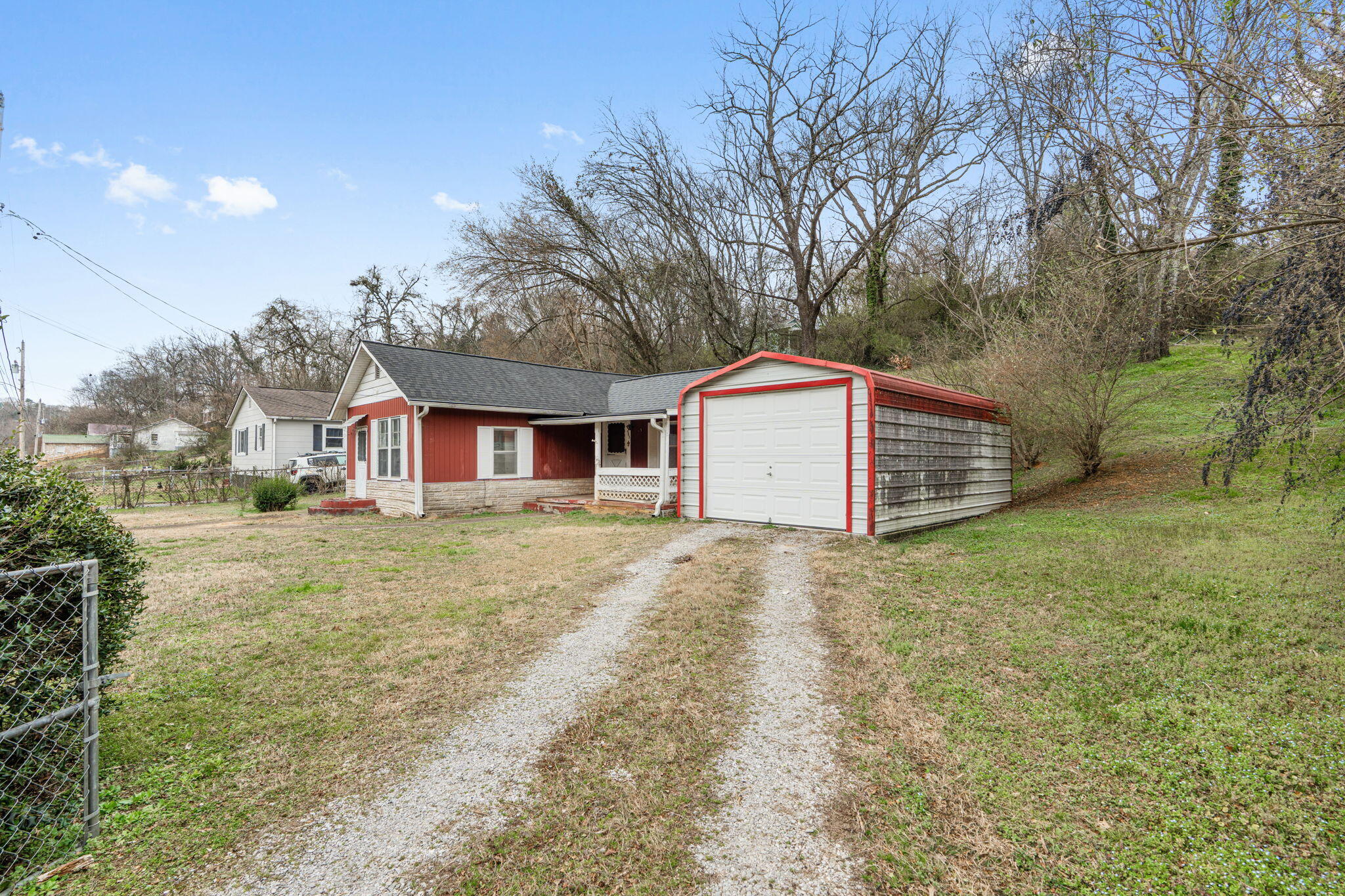 965 W Elmwood Drive