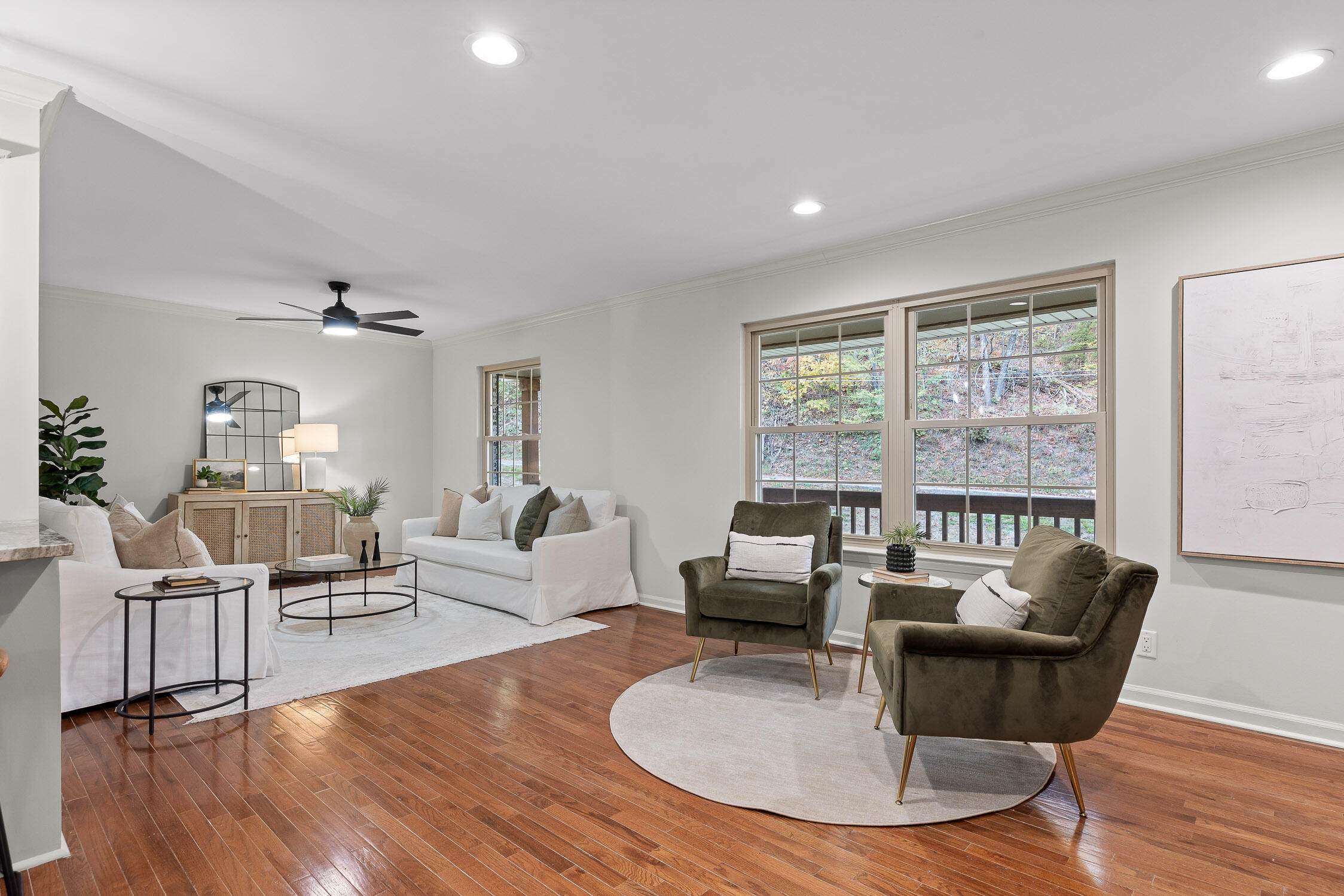 111 N Cliff Lane