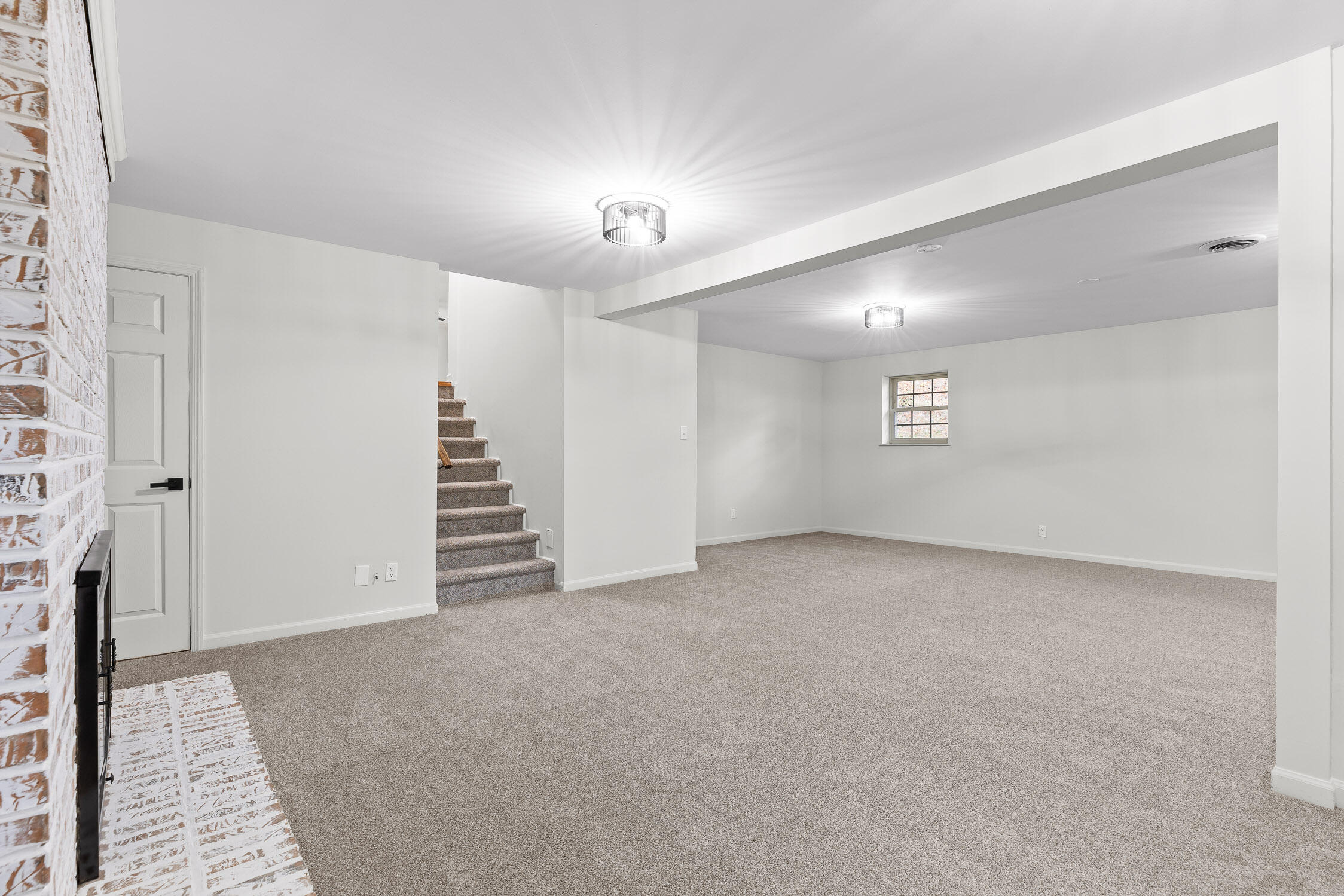 111 N Cliff Lane