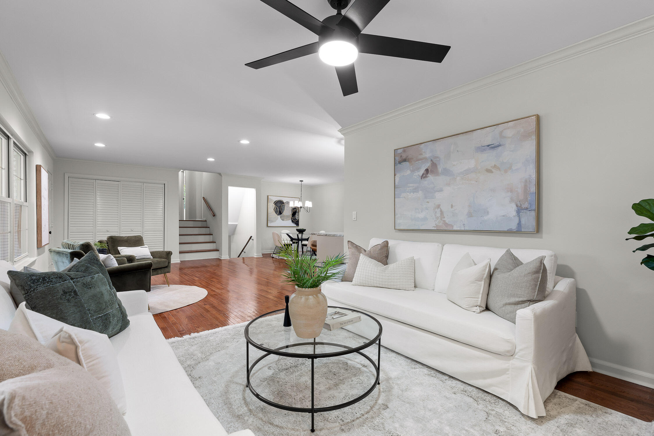 111 N Cliff Lane
