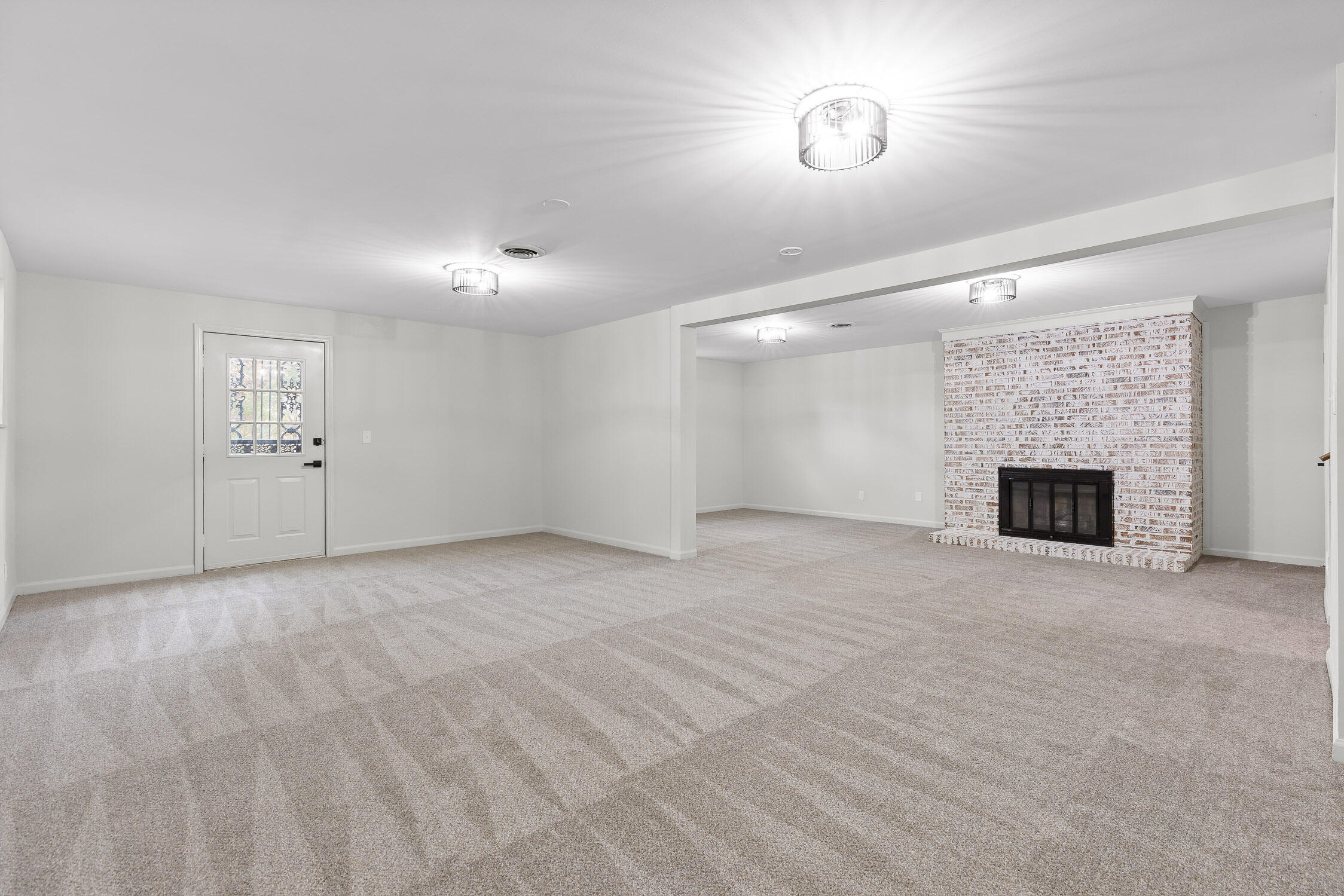 111 N Cliff Lane