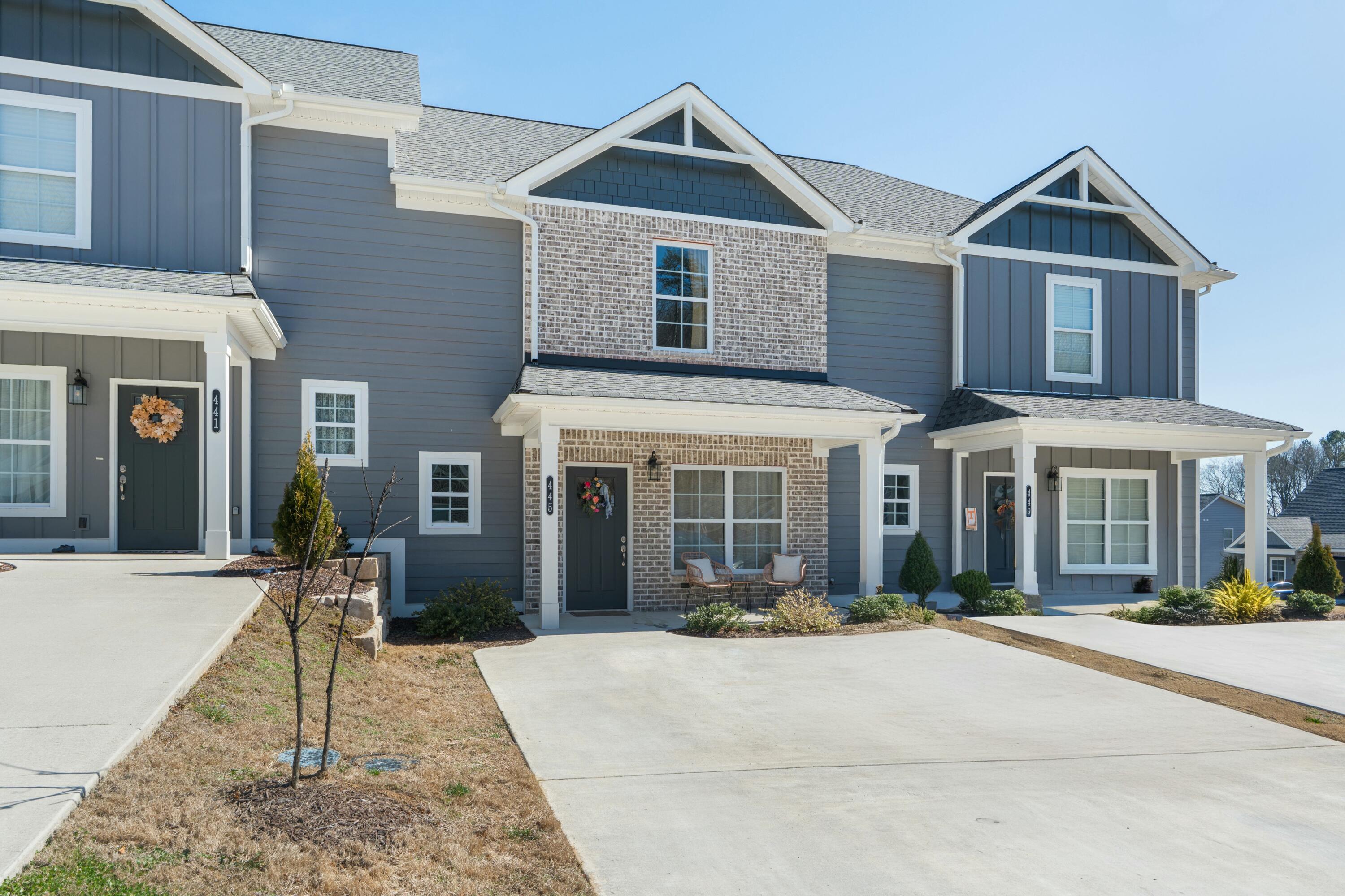 445 NE Bellingham Drive, 37c