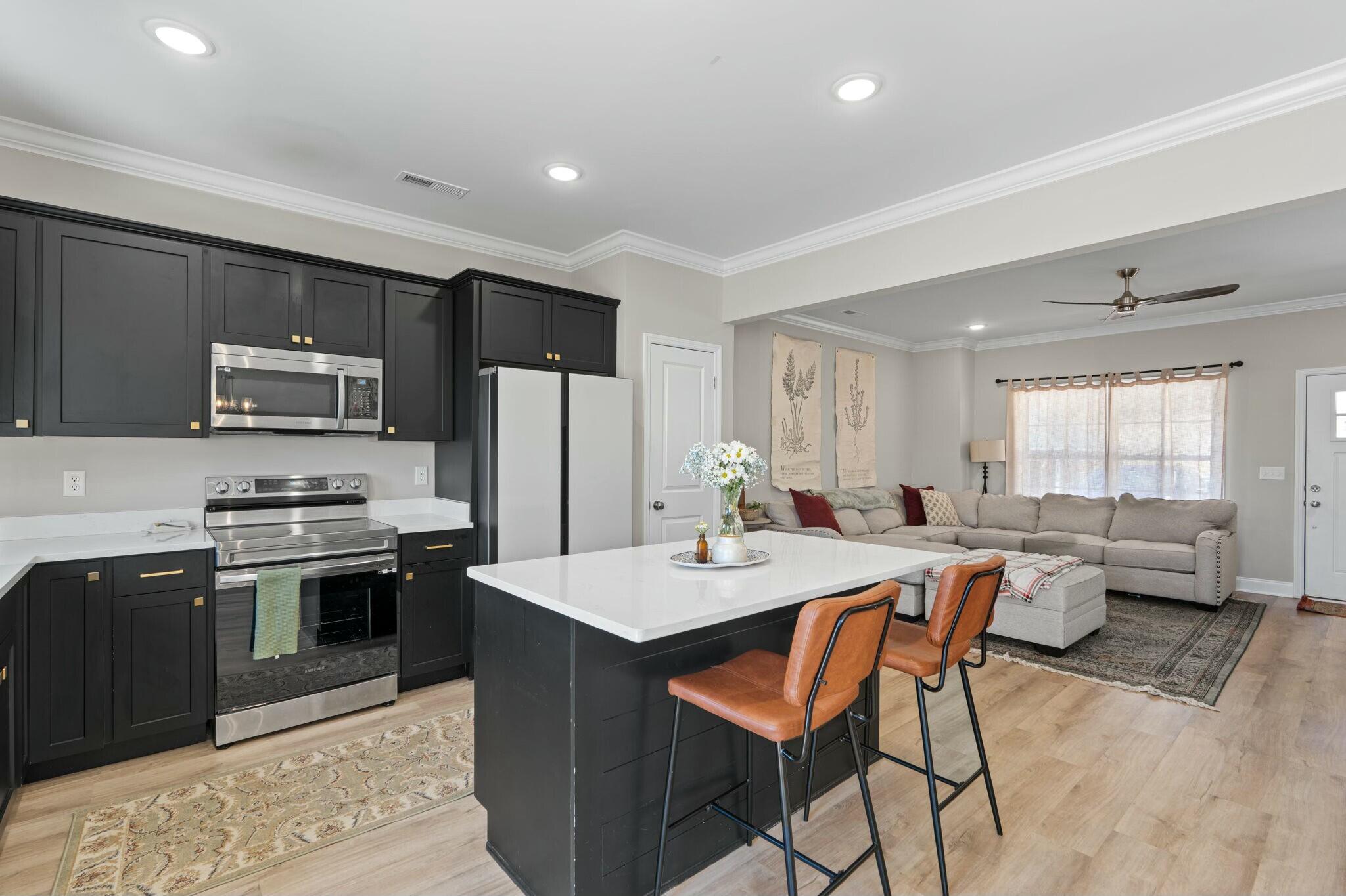 445 NE Bellingham Drive, 37c