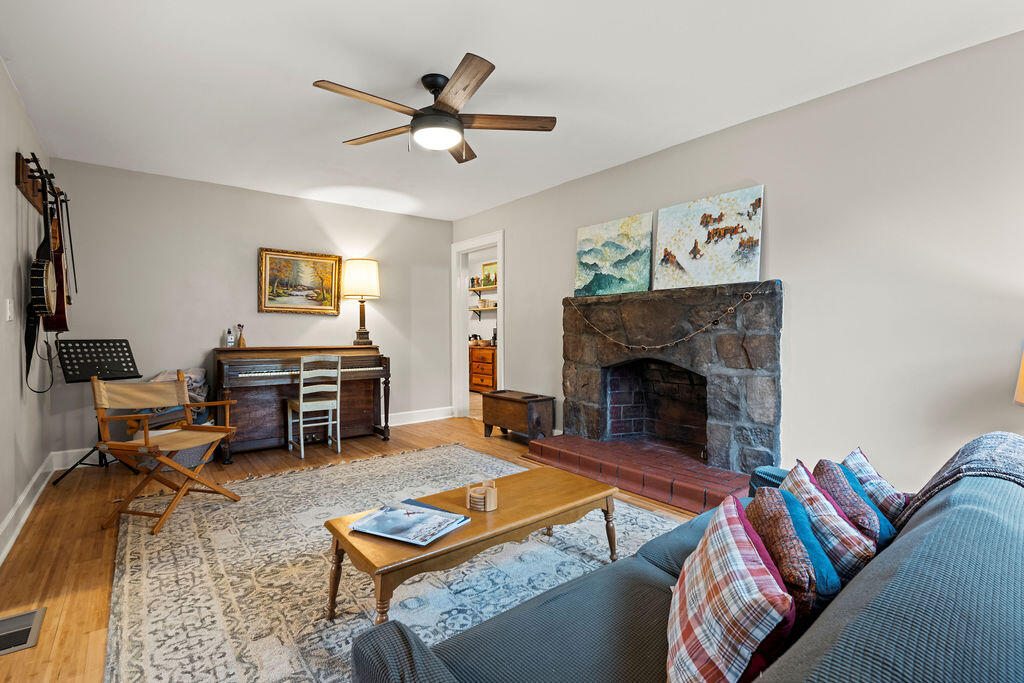 2601 Berkley Drive