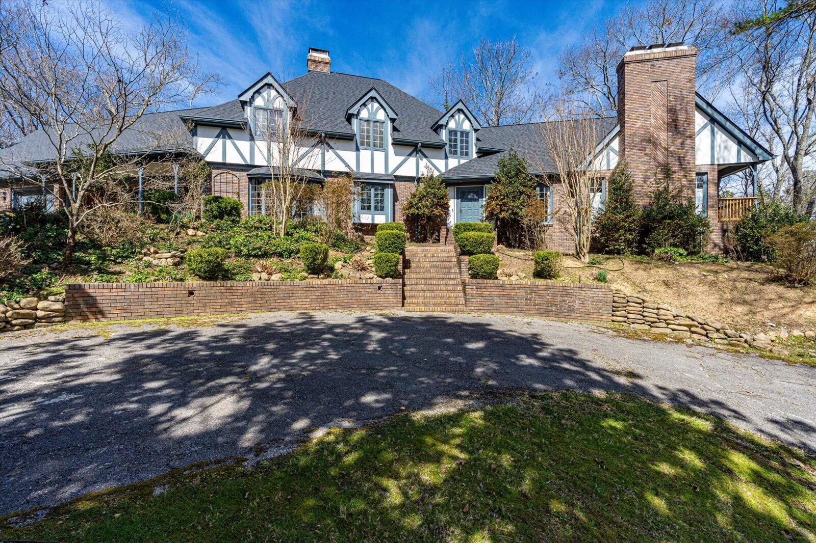 5803 Lake Resort Drive