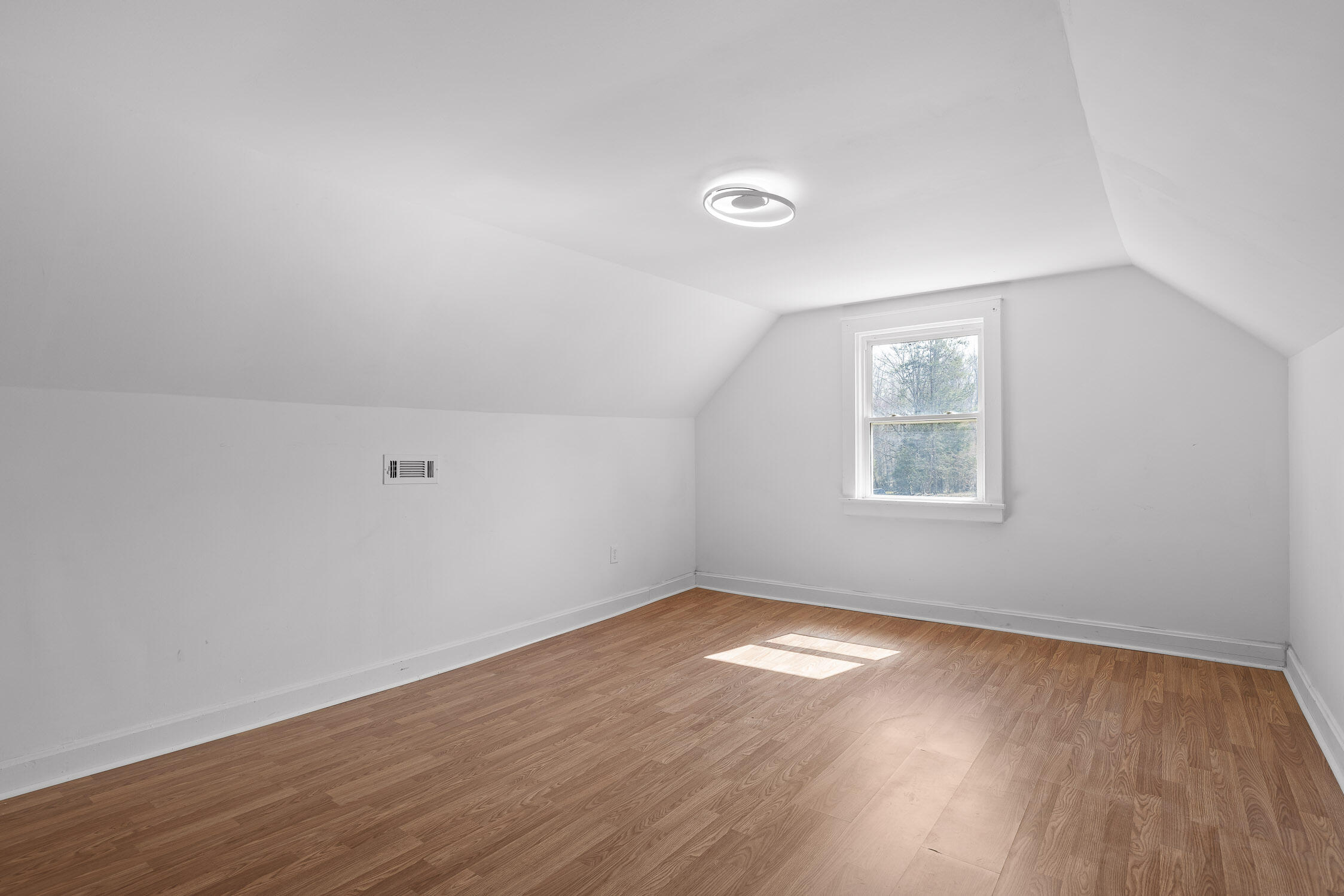 565 Jones Road, LaFayette