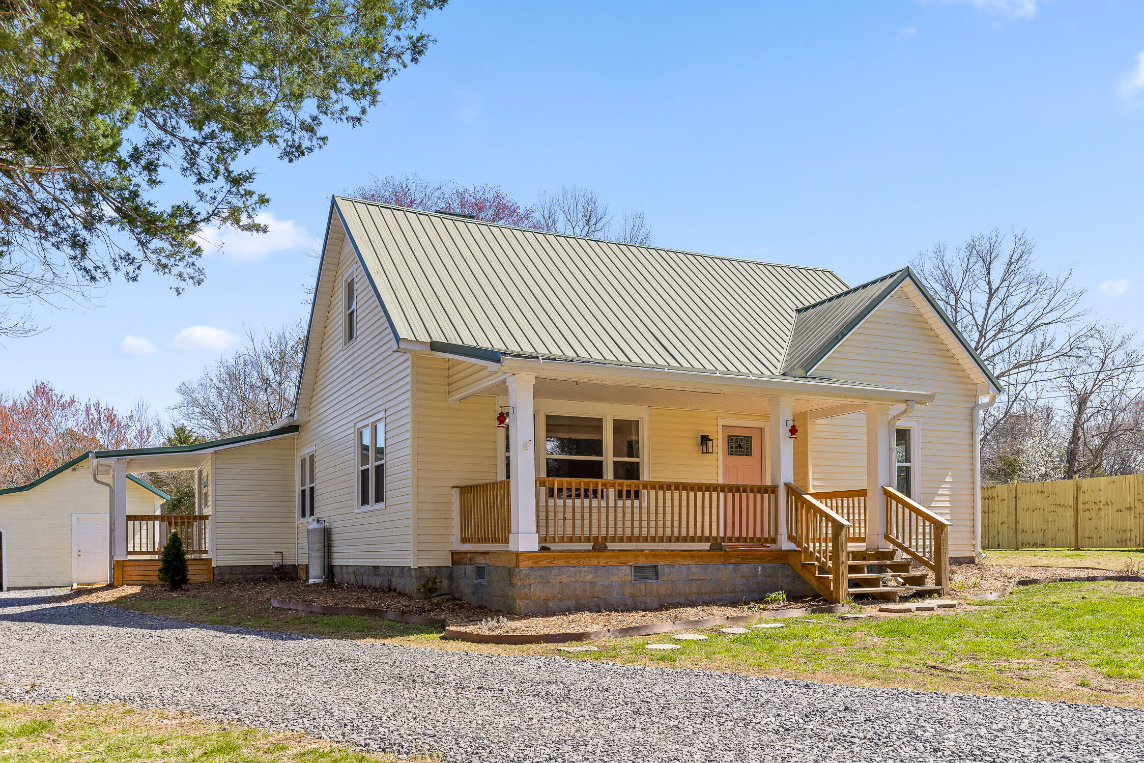 565 Jones Road, LaFayette