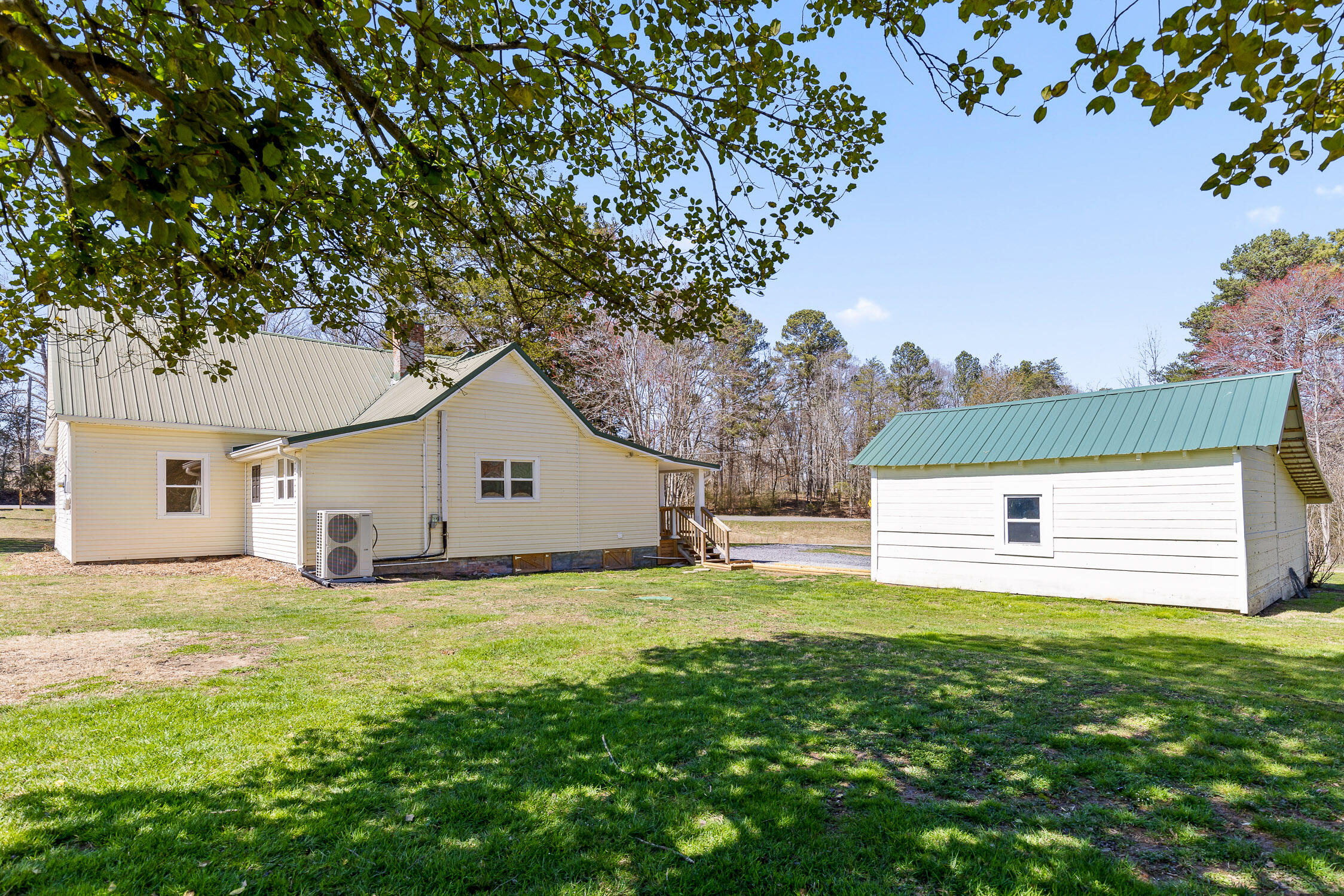 565 Jones Road, LaFayette