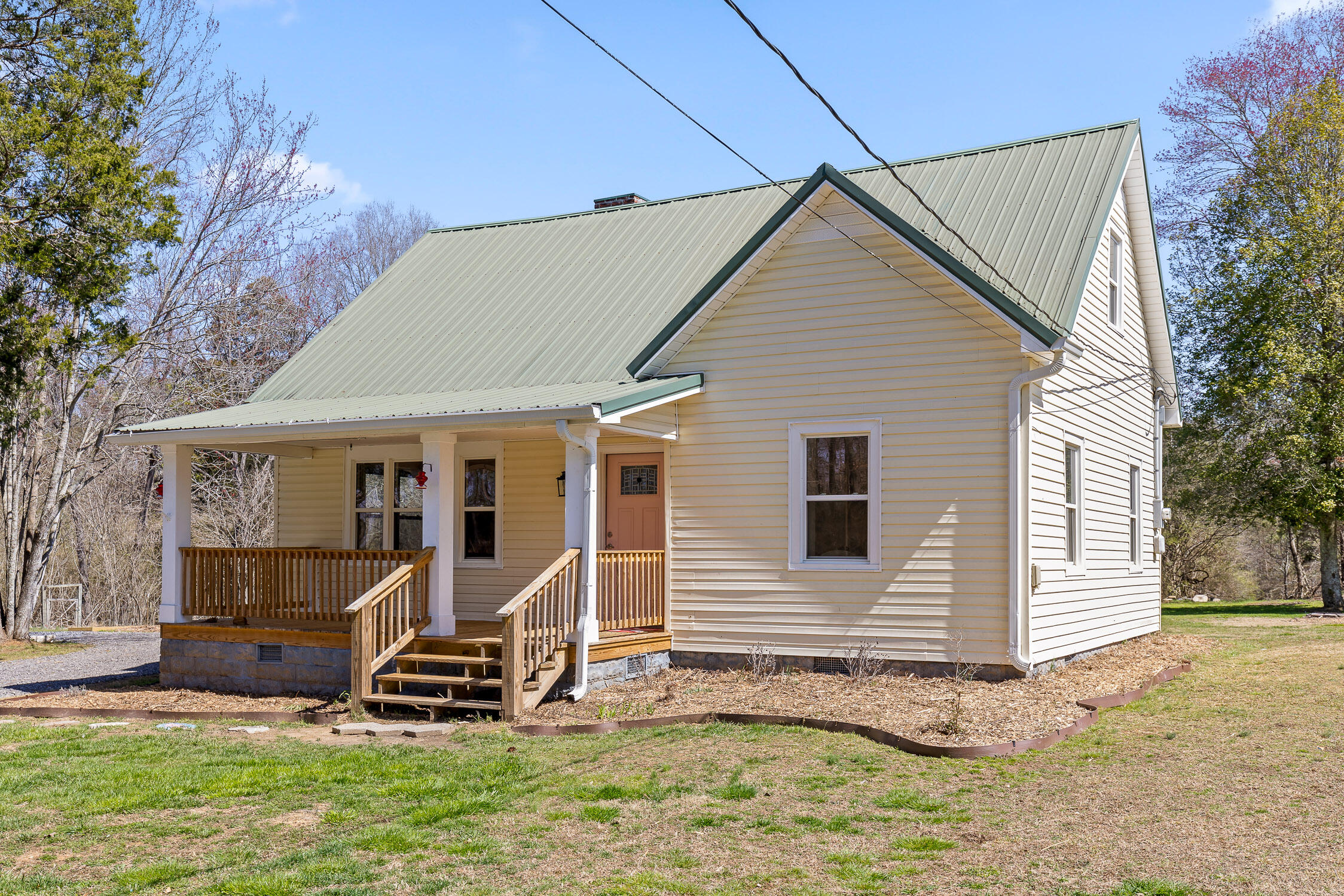565 Jones Road, LaFayette