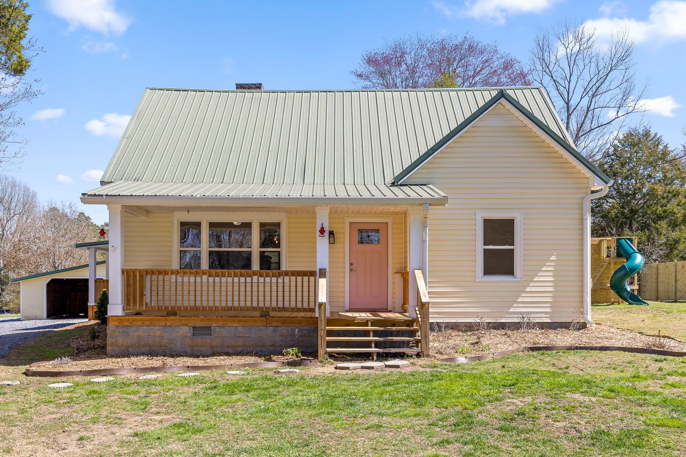 565 Jones Road, LaFayette