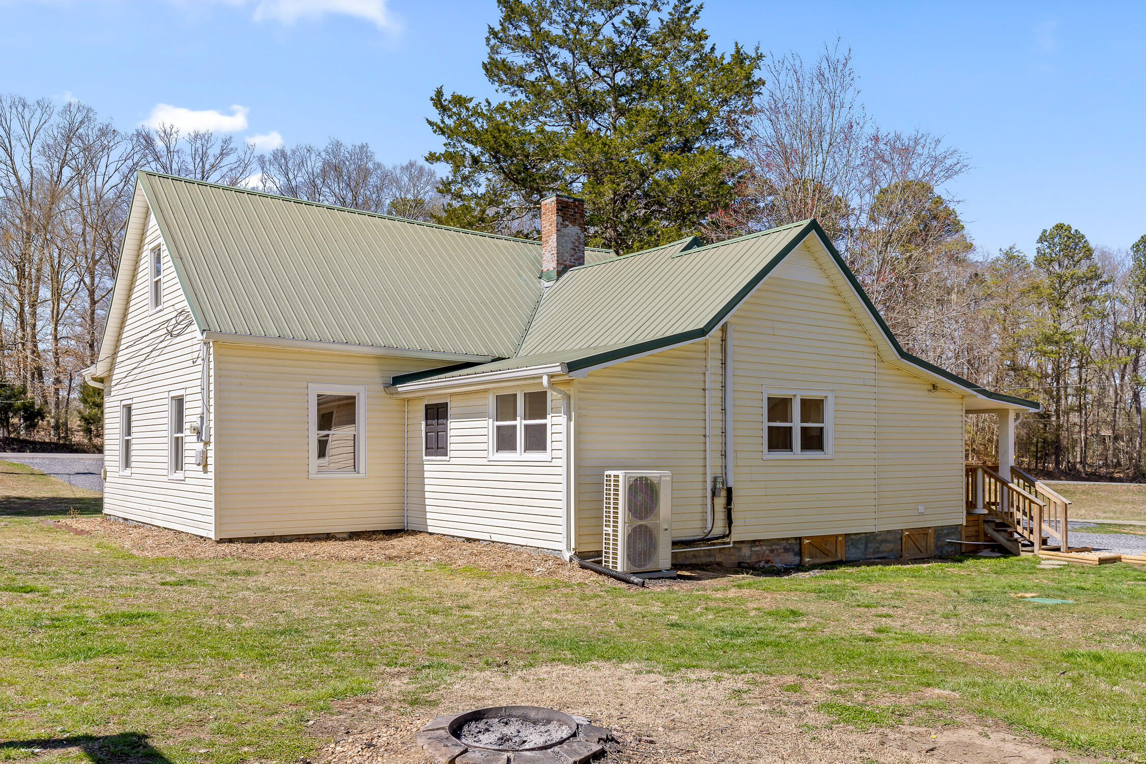 565 Jones Road, LaFayette