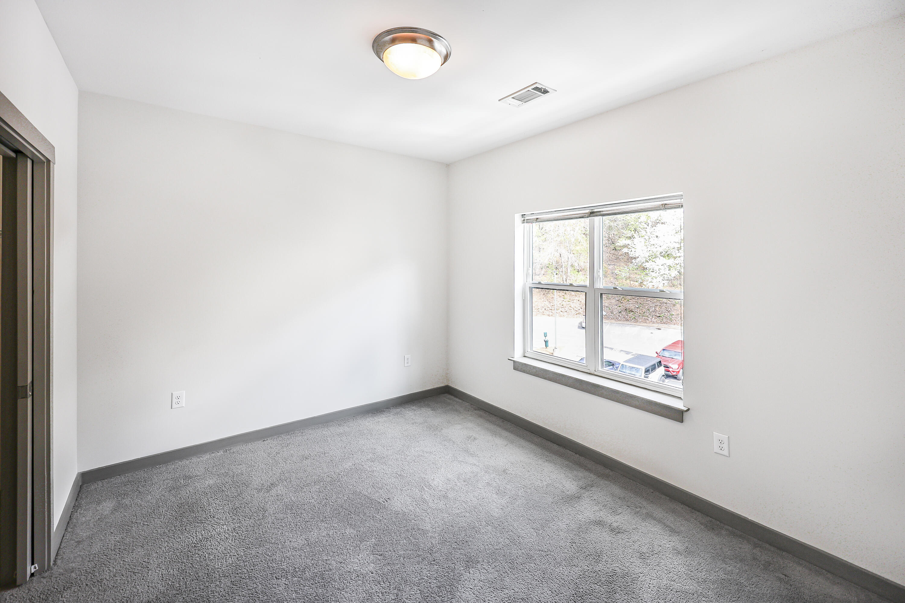782 Riverfront Parkway, 309