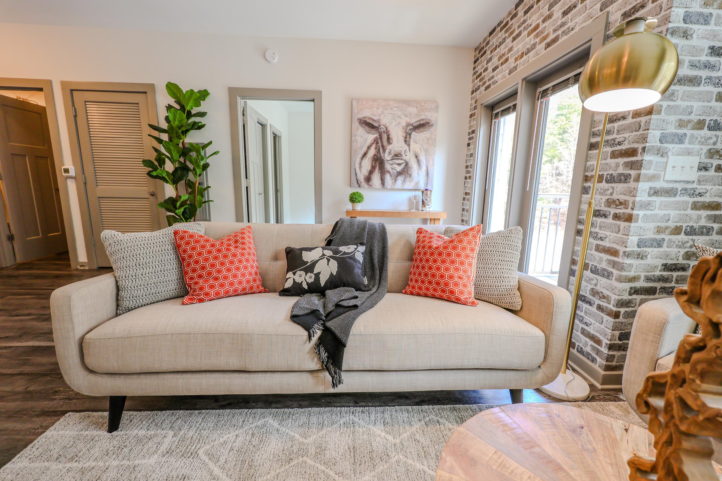 782 Riverfront Parkway, 309