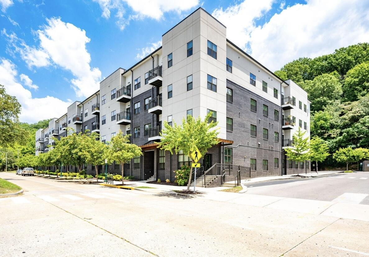 782 Riverfront Parkway, 309