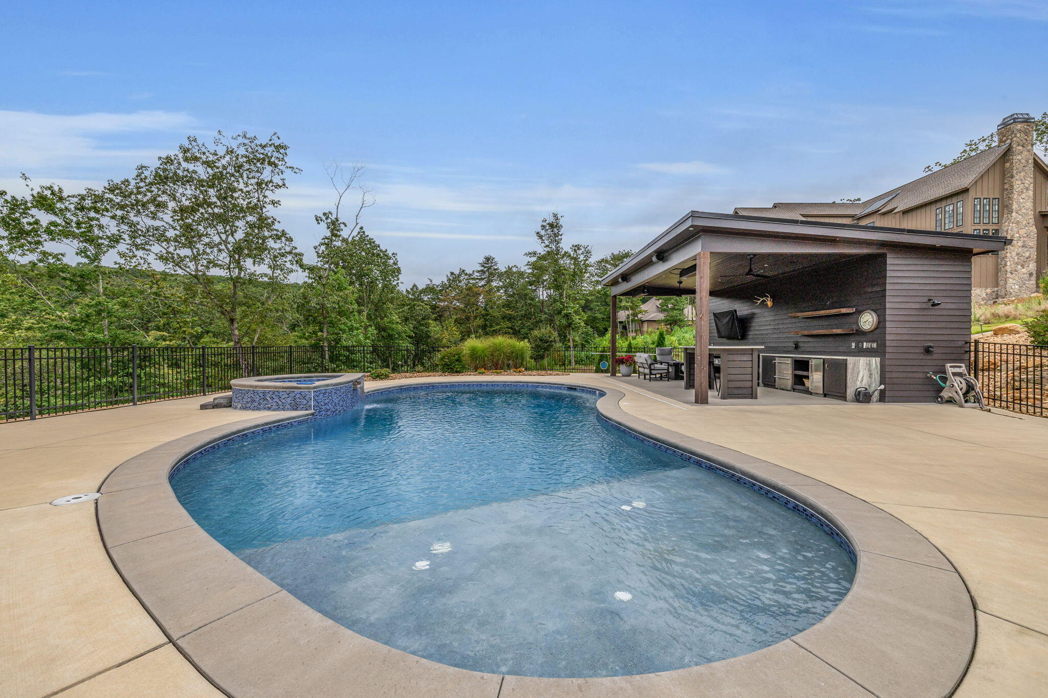 8008 Mountain Laurel Trail