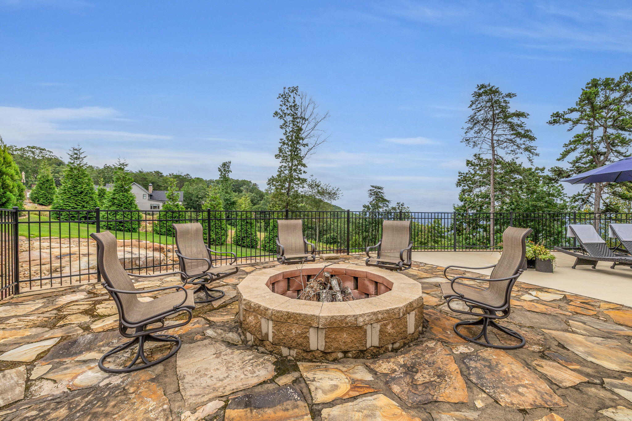 8008 Mountain Laurel Trail