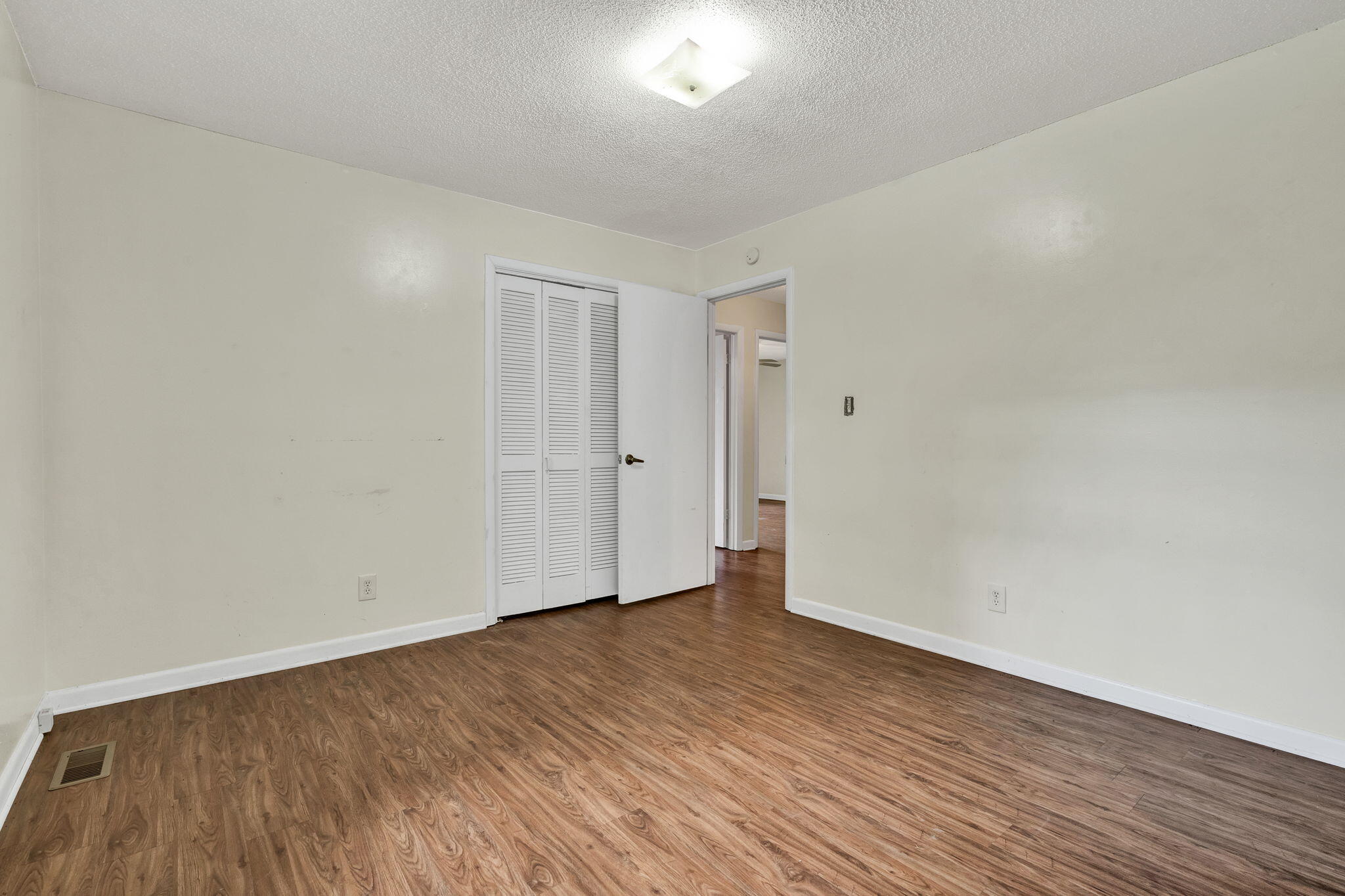 1124 White Oak Road NW