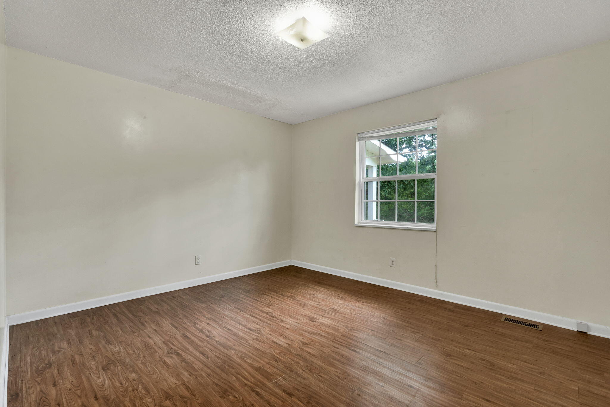 1124 White Oak Road NW