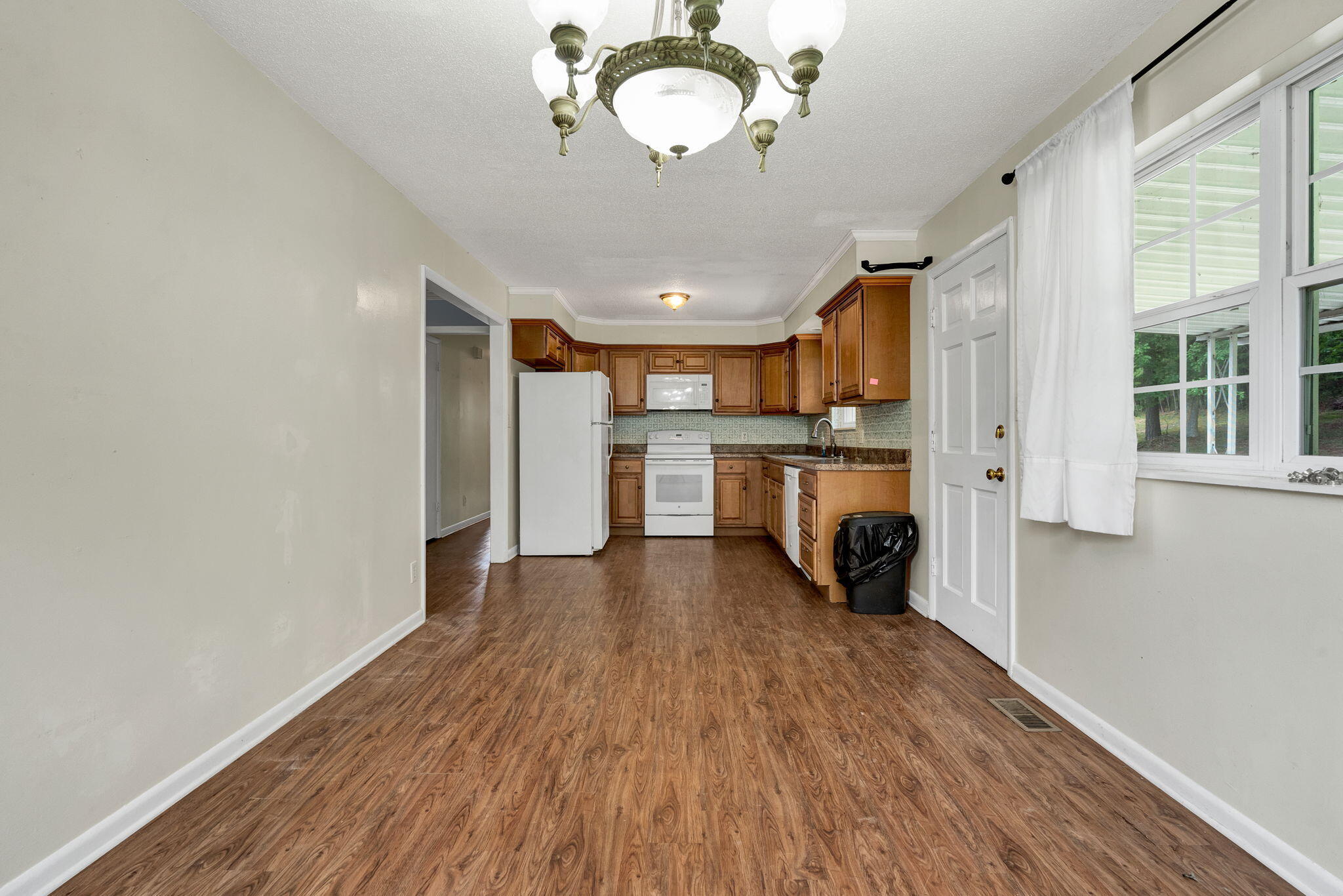 1124 White Oak Road NW