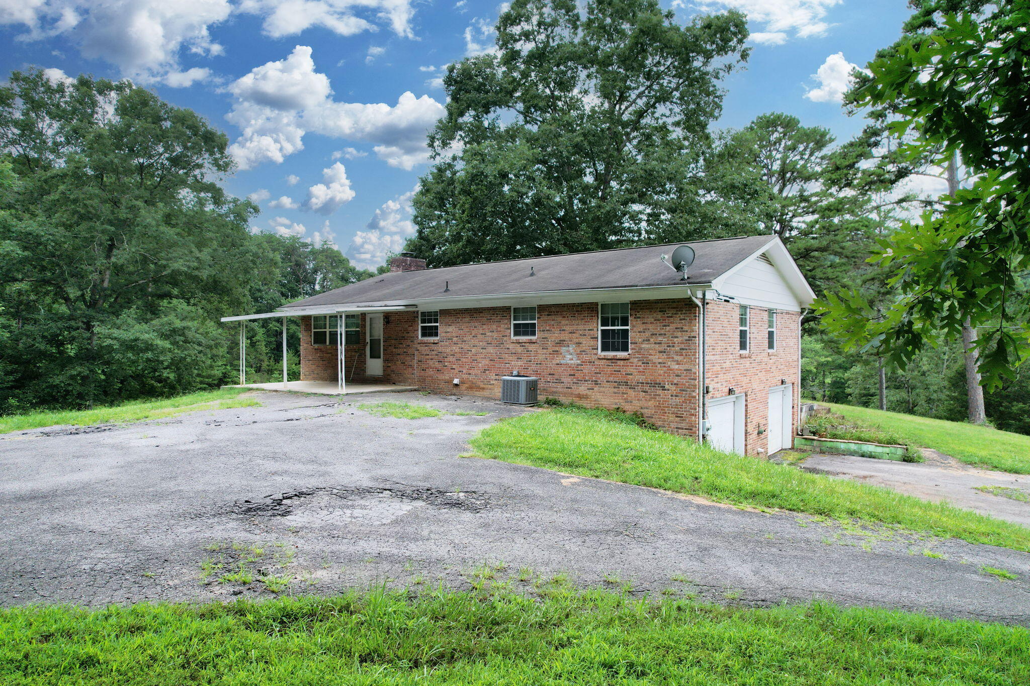 1124 White Oak Road NW