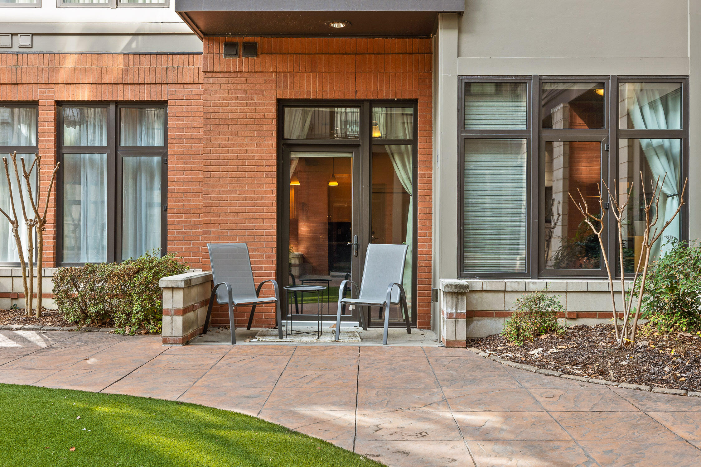 129 Walnut Street, 021