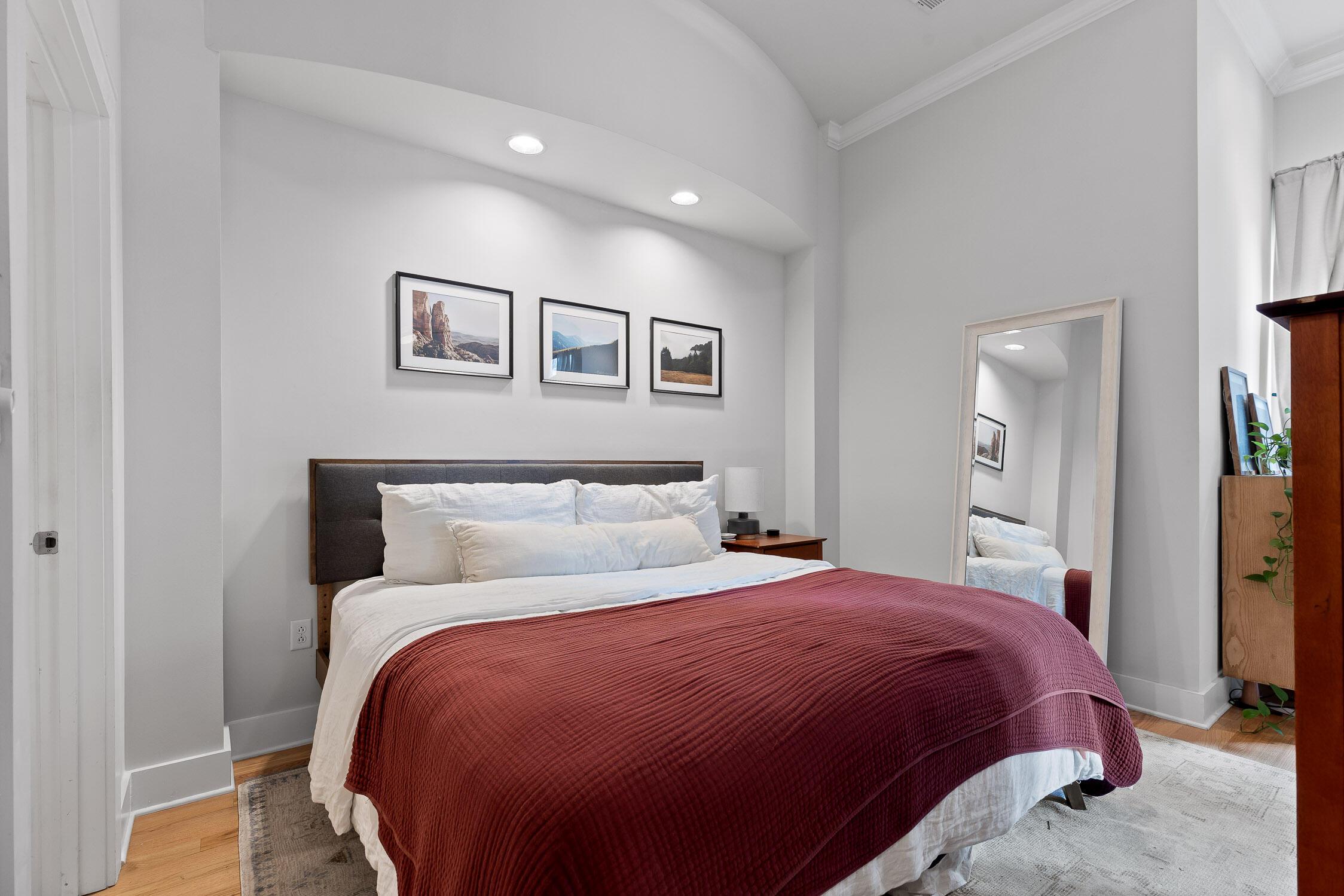 129 Walnut Street, 021