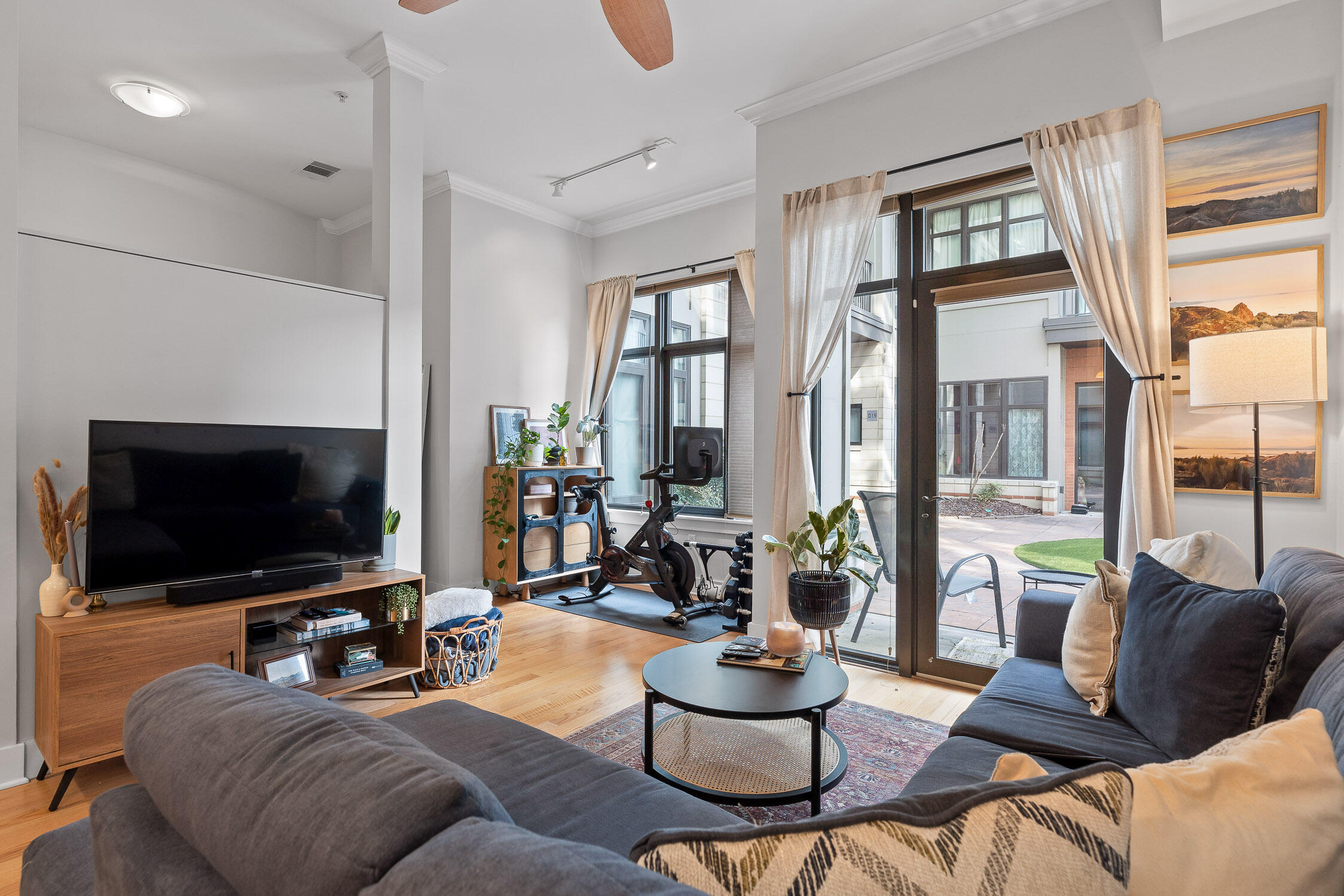 129 Walnut Street, 021