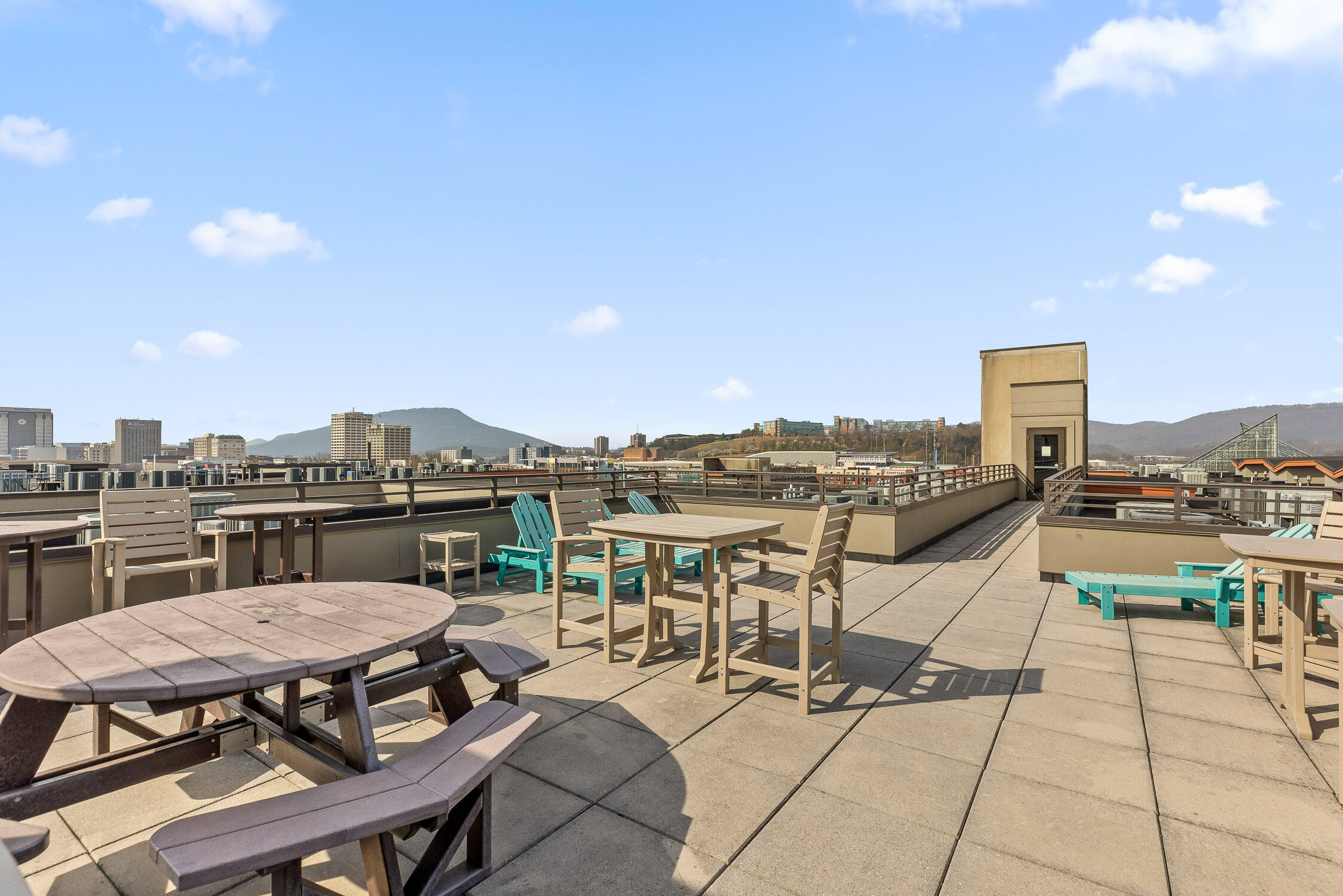 129 Walnut Street, 021