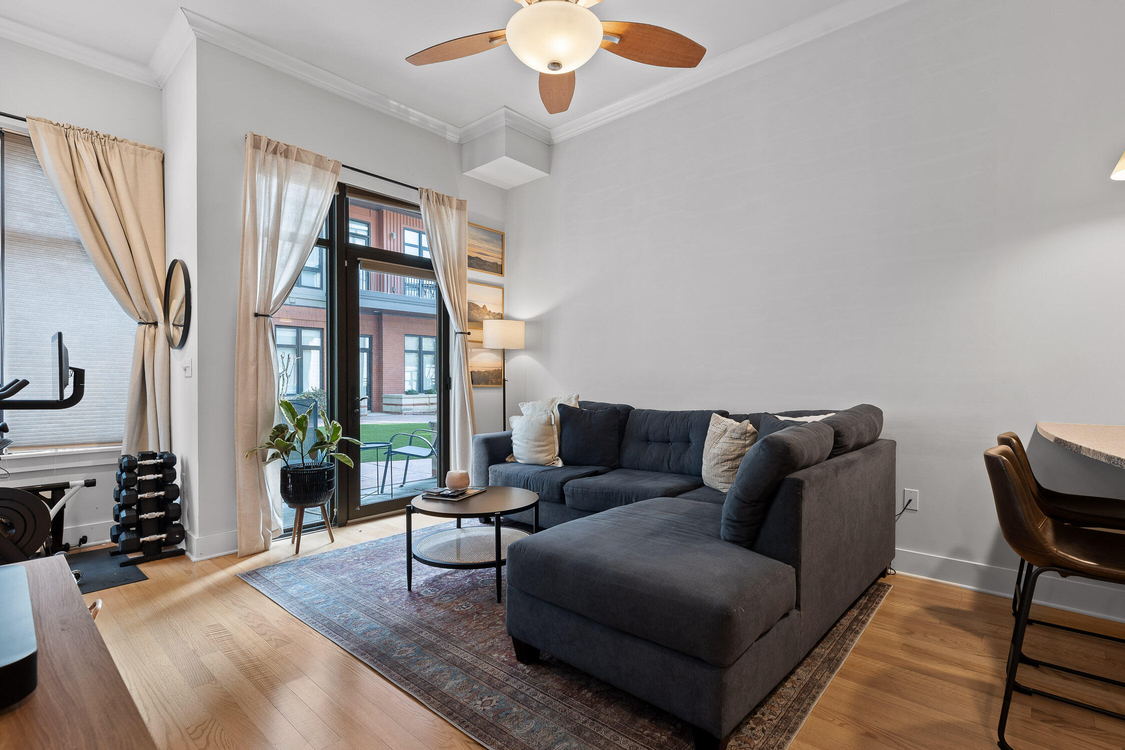 129 Walnut Street, 021