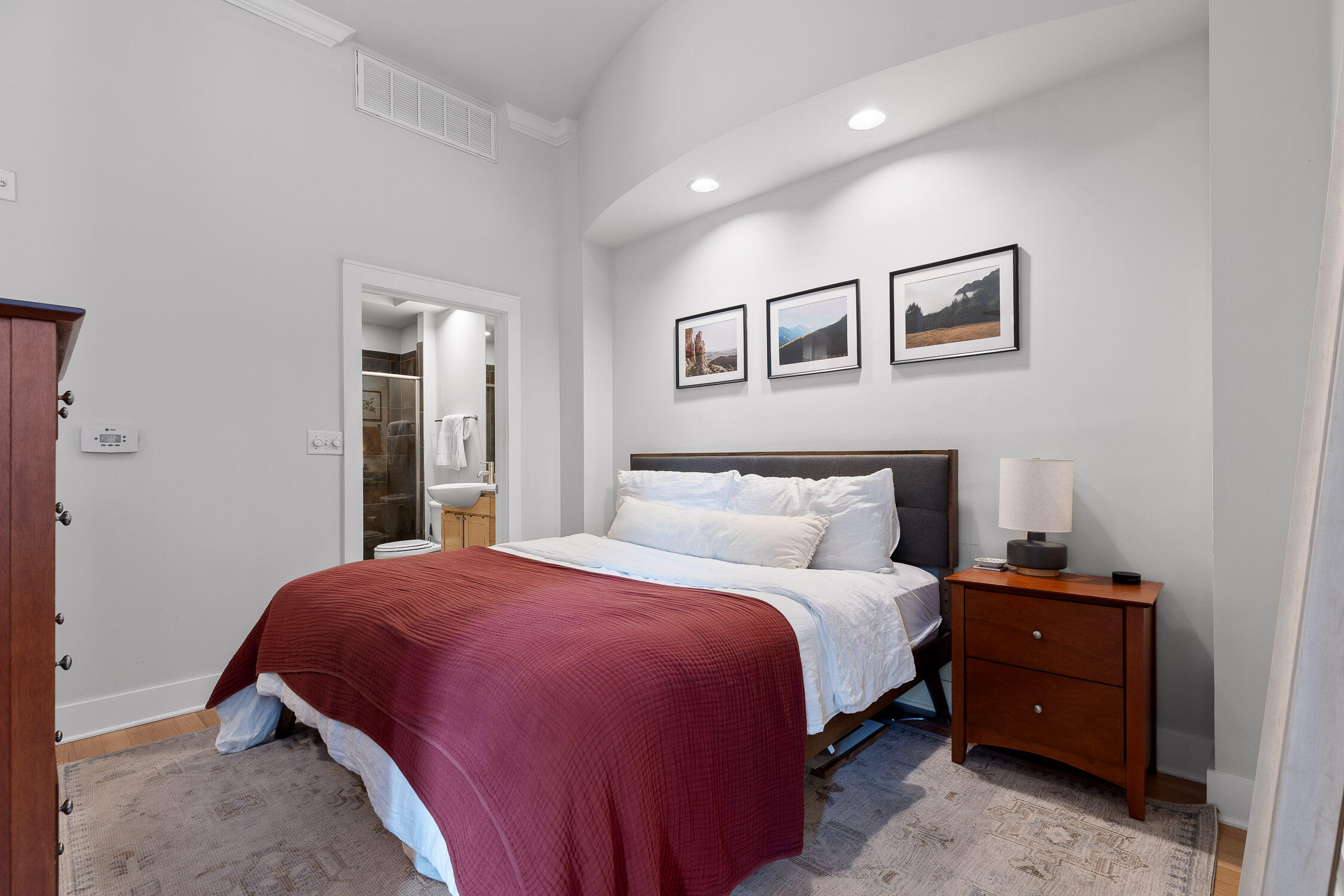 129 Walnut Street, 021