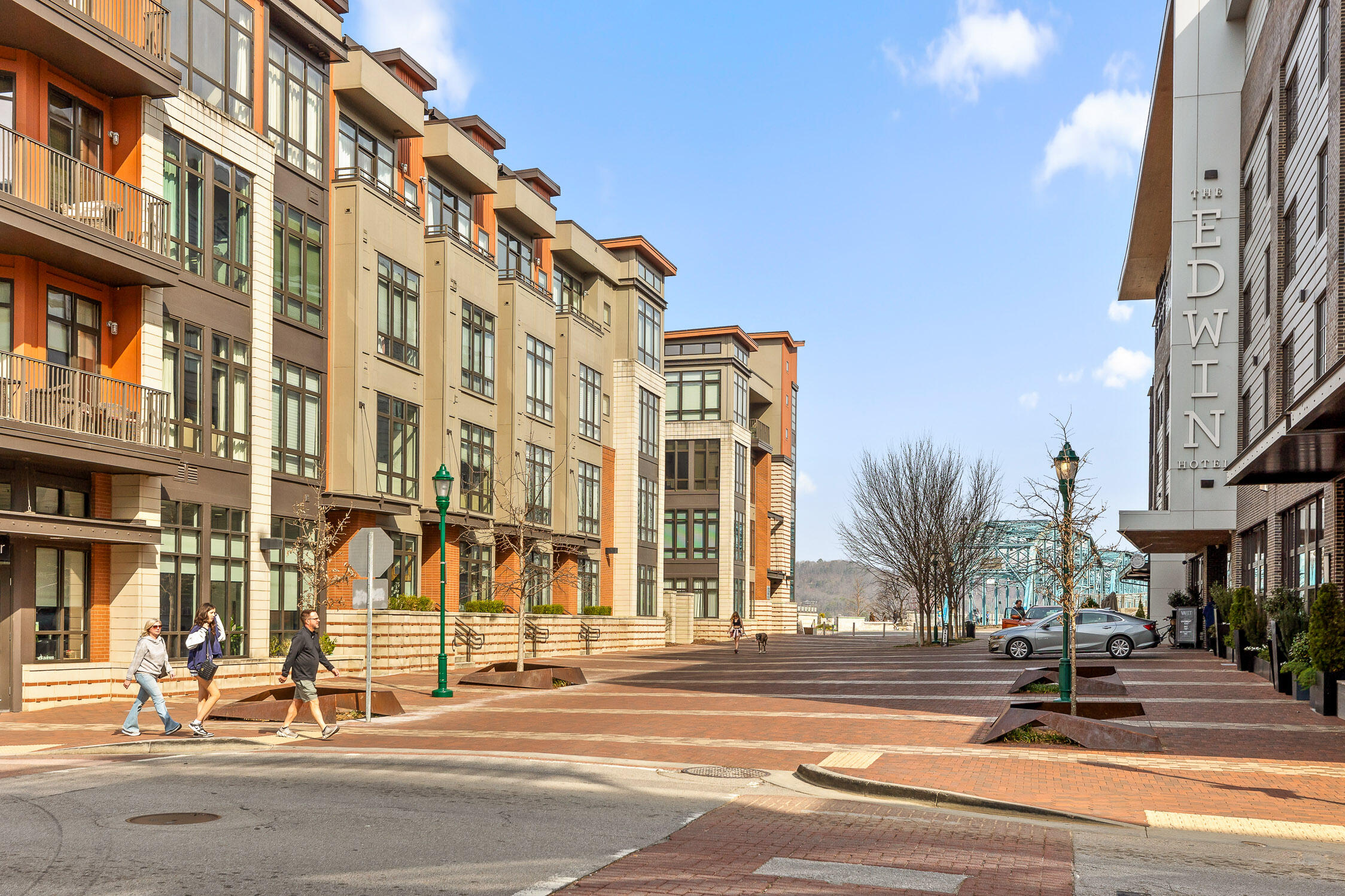 129 Walnut Street, 021