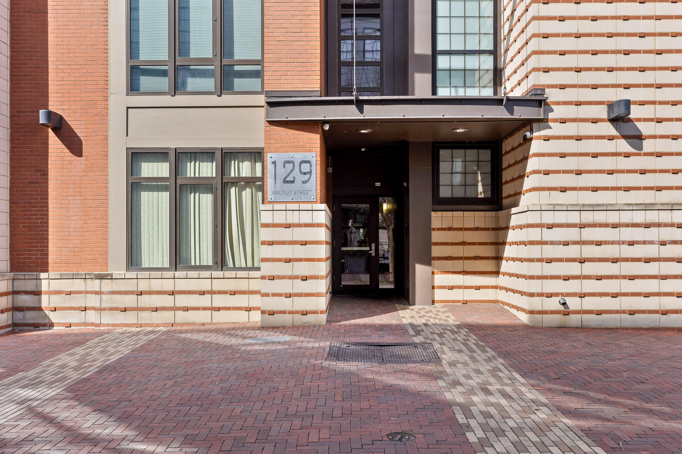 129 Walnut Street, 021