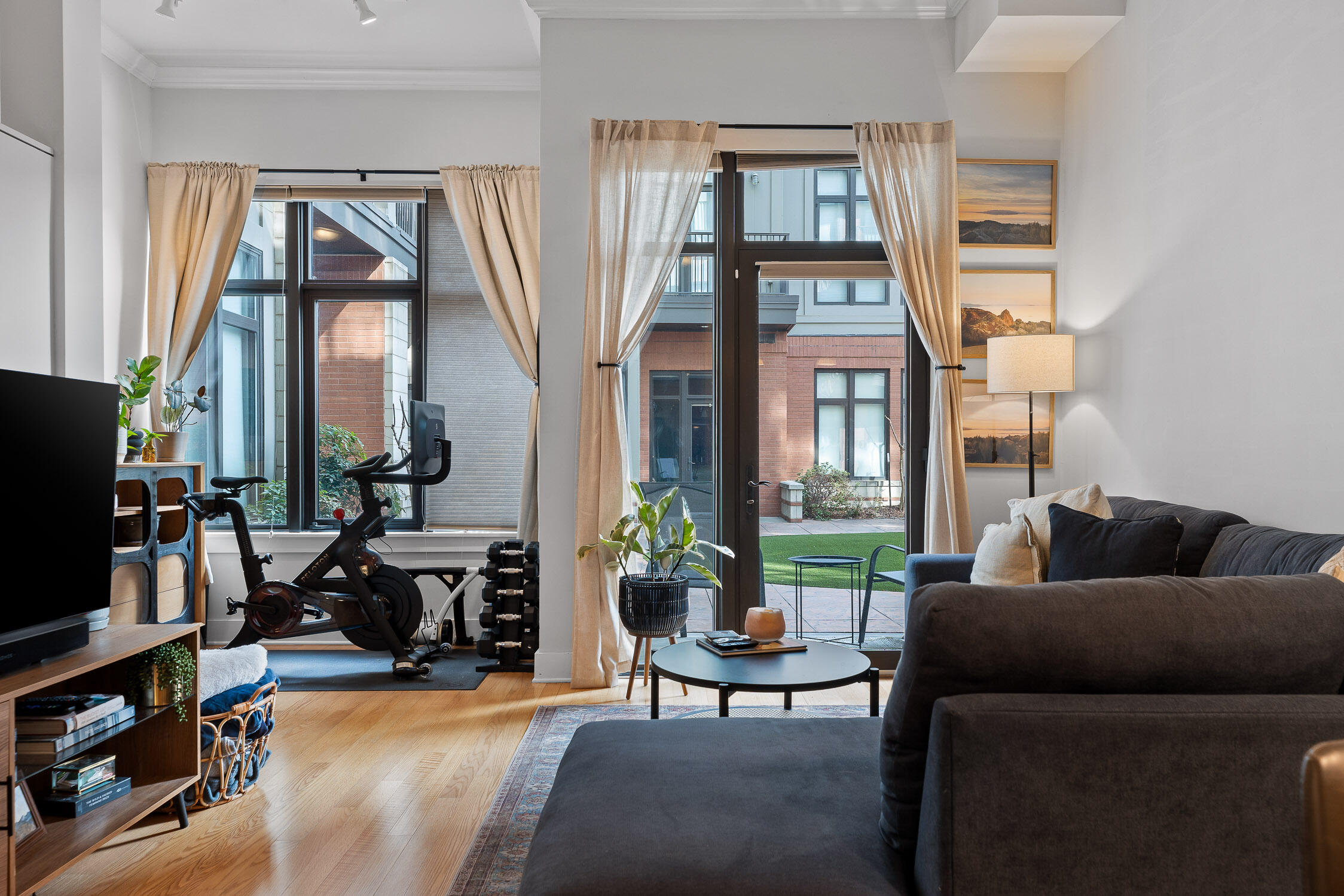 129 Walnut Street, 021