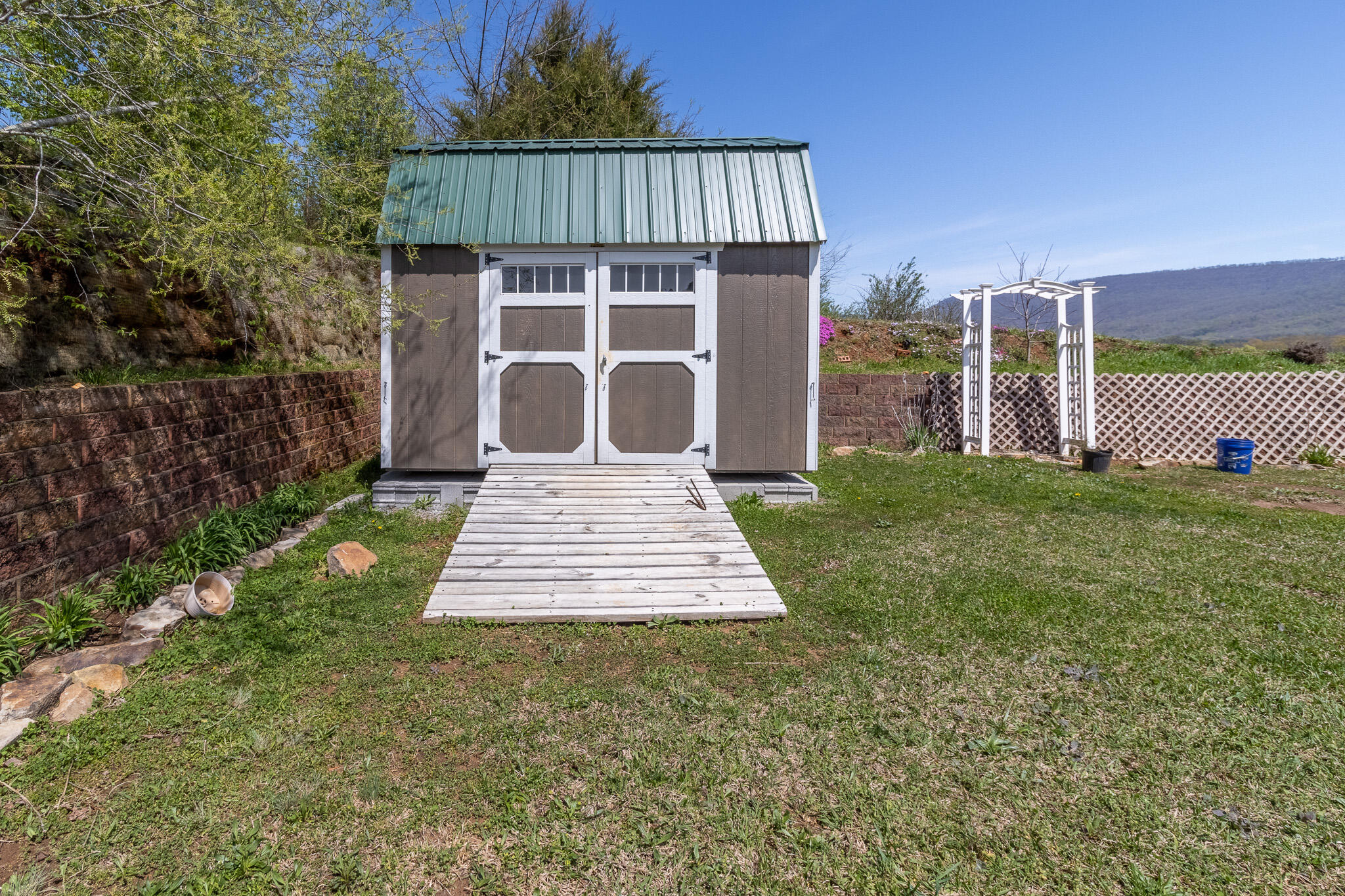 256 Rivers Edge Road