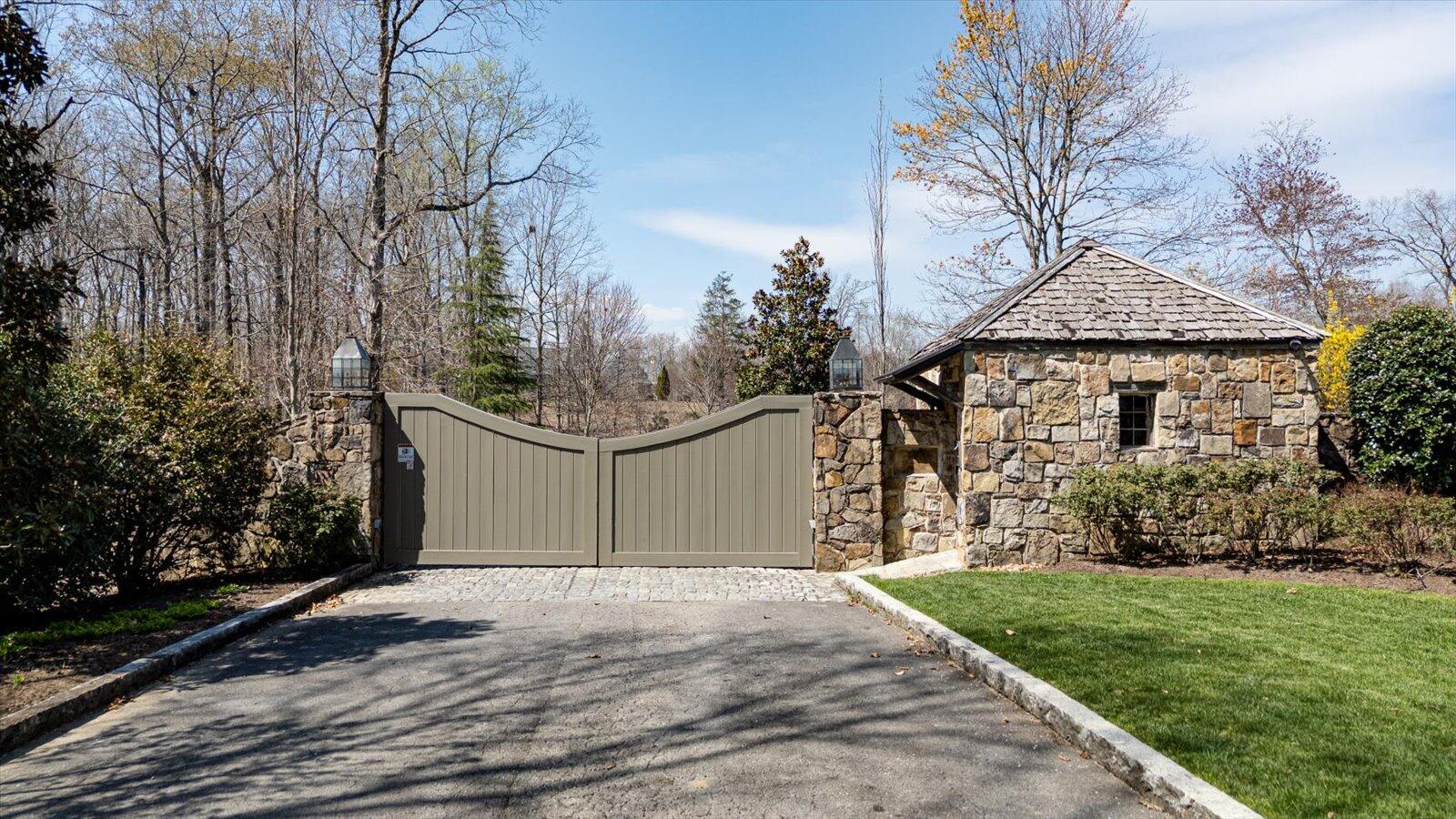 115 Tremolat Lane