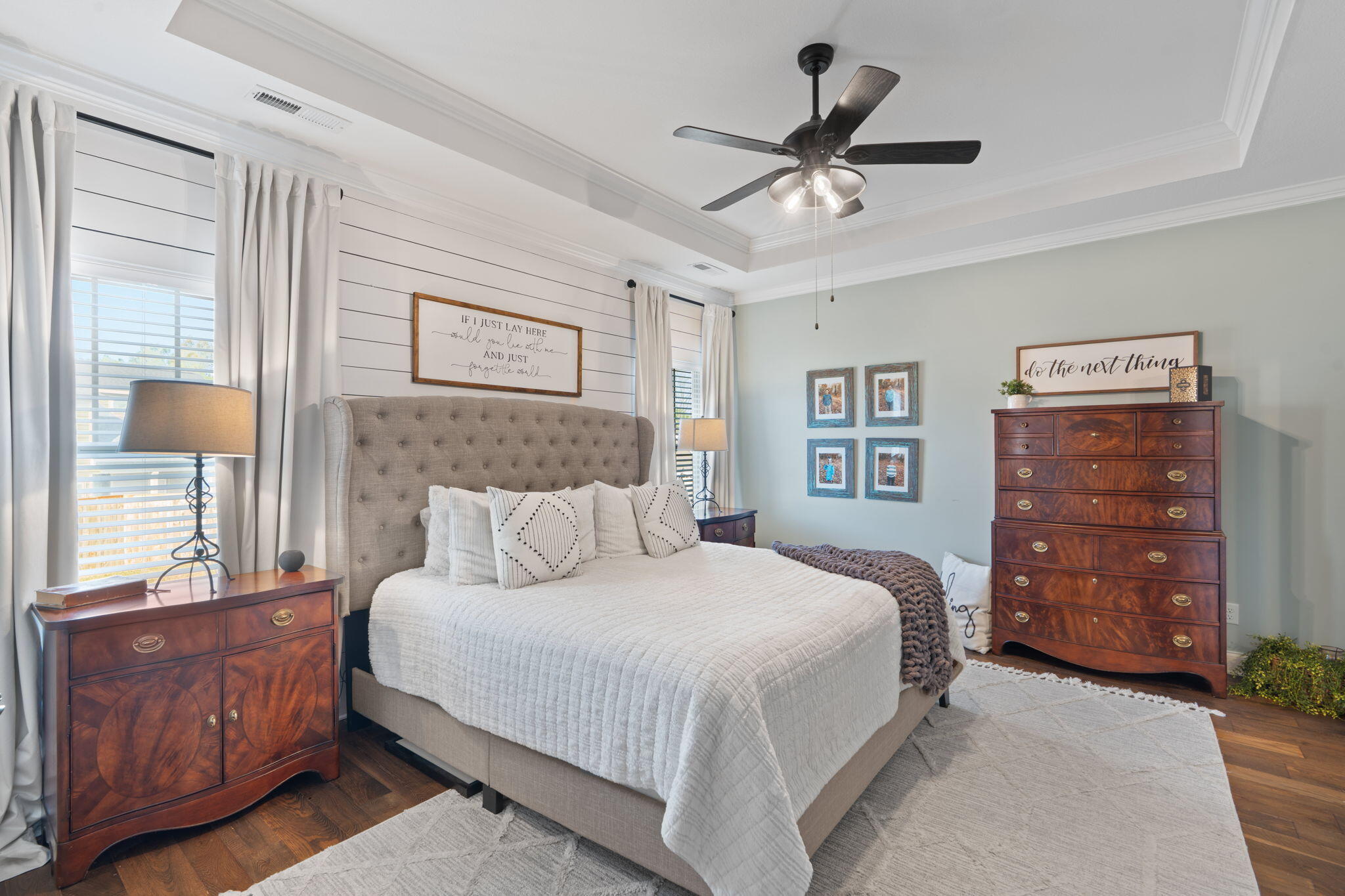 7511 Hollydale Lane