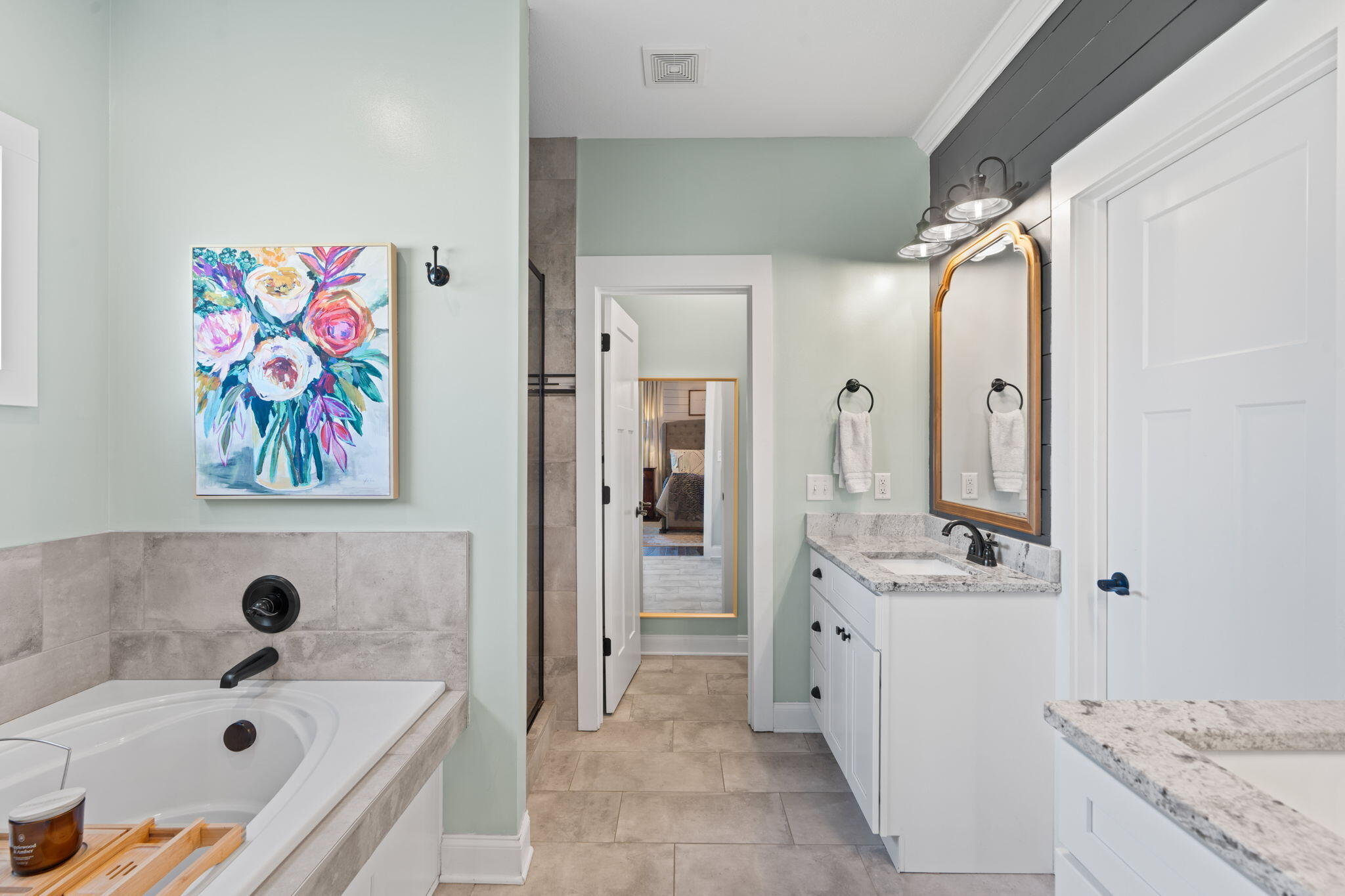 7511 Hollydale Lane
